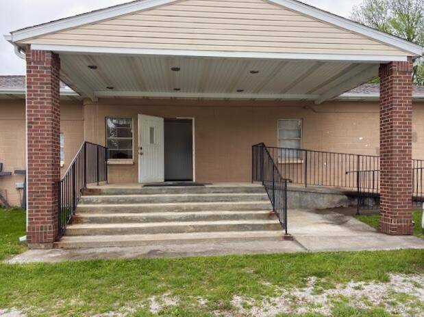 2006 W High ST, Springfield, MO 65803