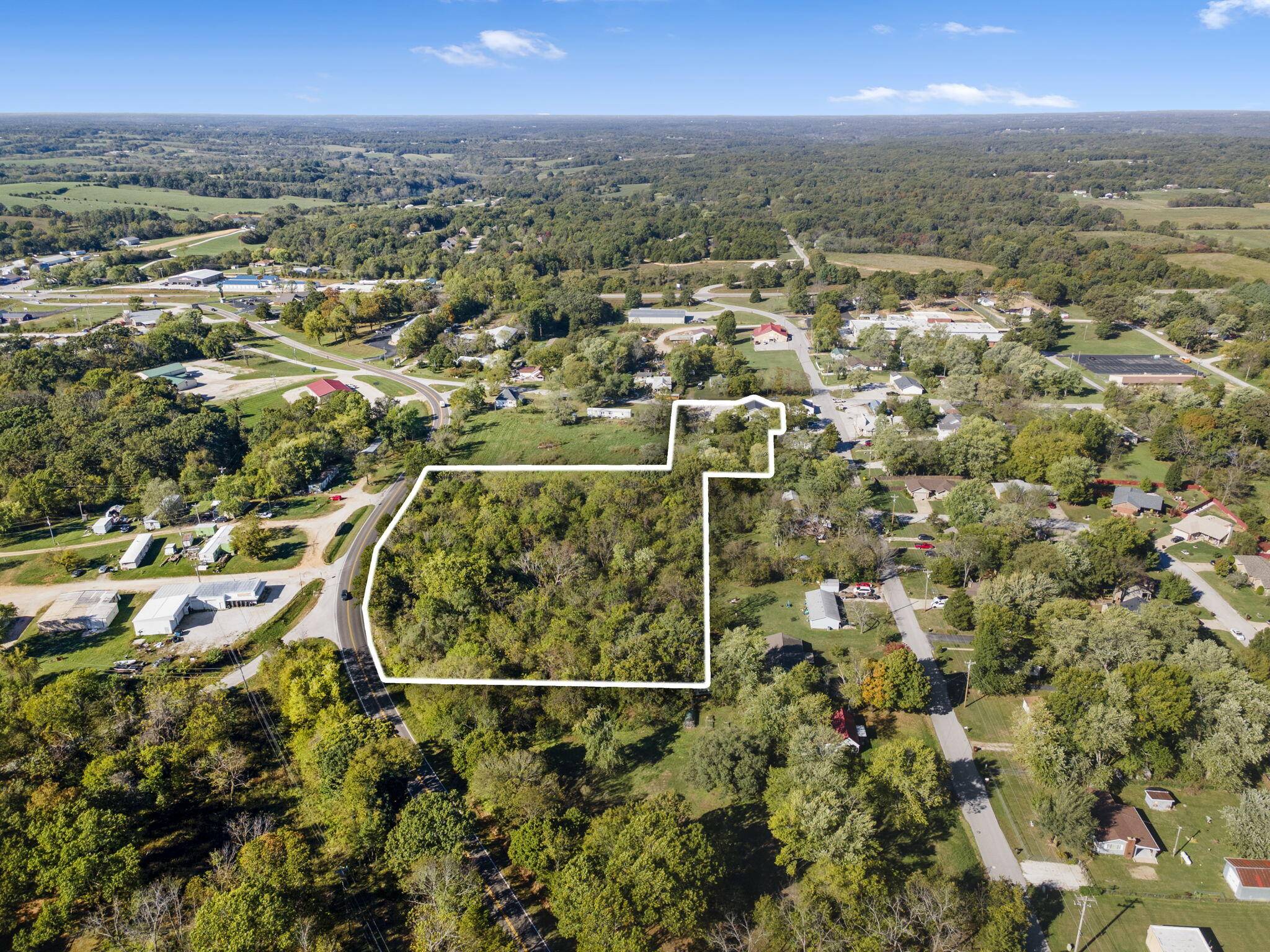 200 Highlandville RD, Highlandville, MO 65669