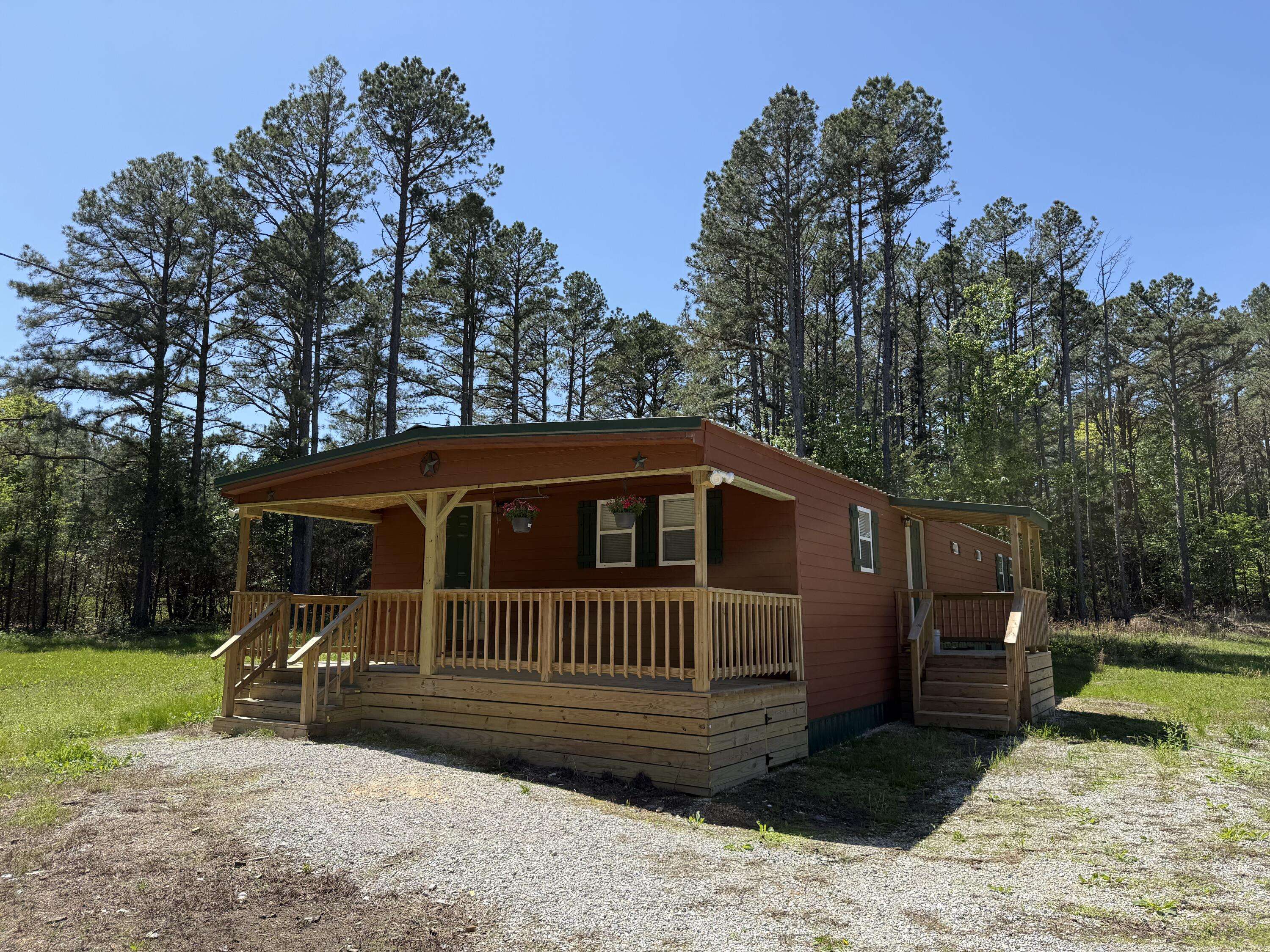 9023 Strawberry RD, Houston, MO 65483