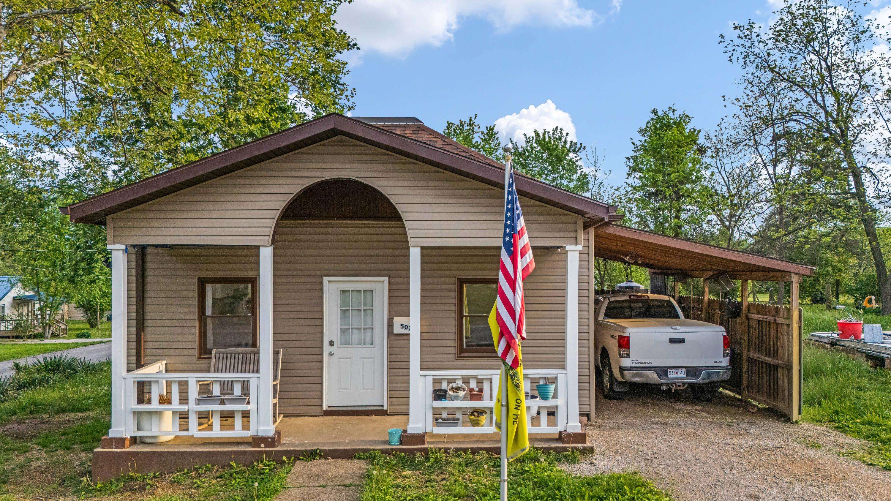 502 W 4th ST, Willow Springs, MO 65793
