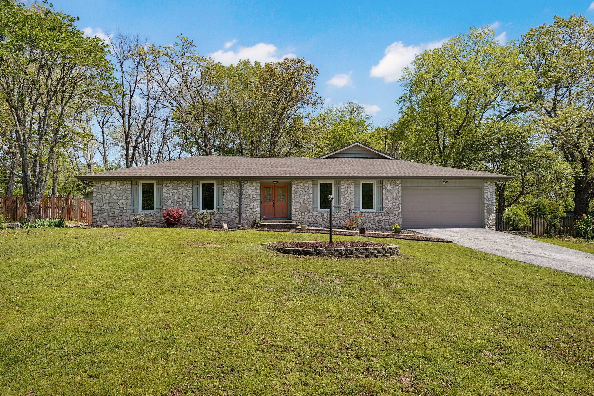 1250 S Farm Road 205, Springfield, MO 65809