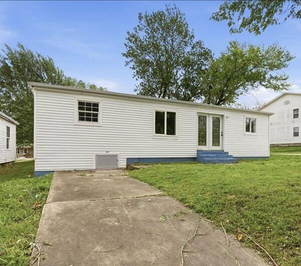 1209 N Central AVE, Monett, MO 65708