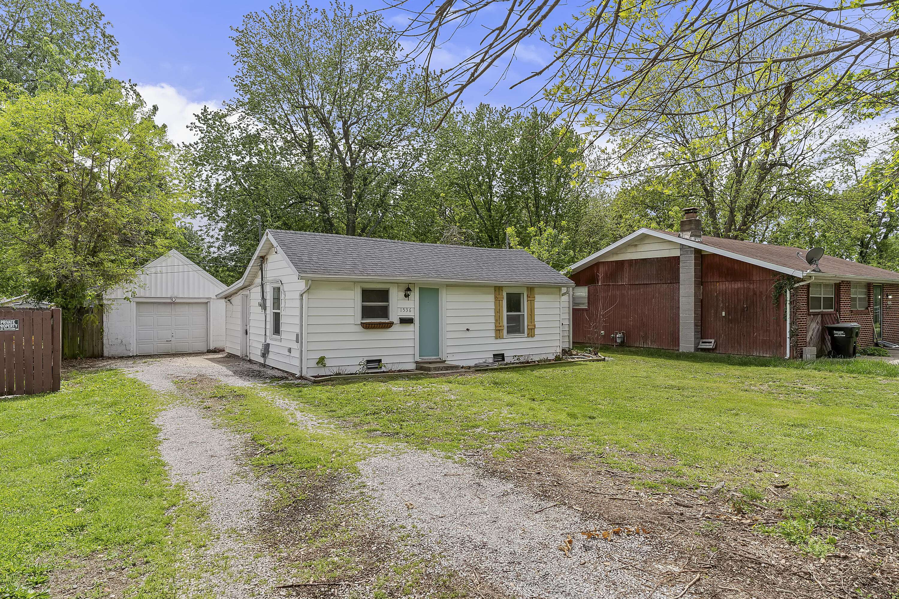 1536 E Whiteside ST, Springfield, MO 65804