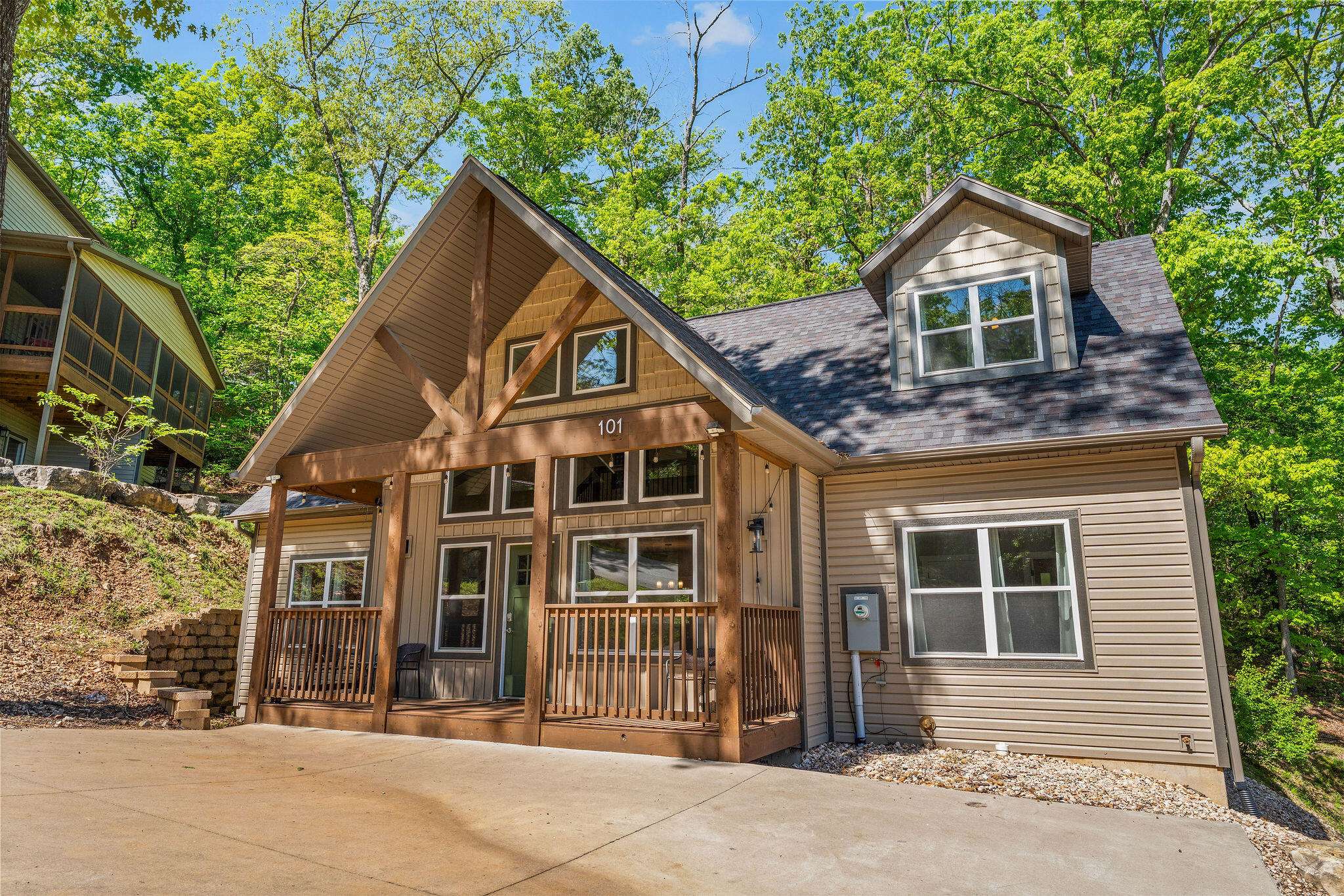 101 Willow Oak LN, Branson, MO 65616