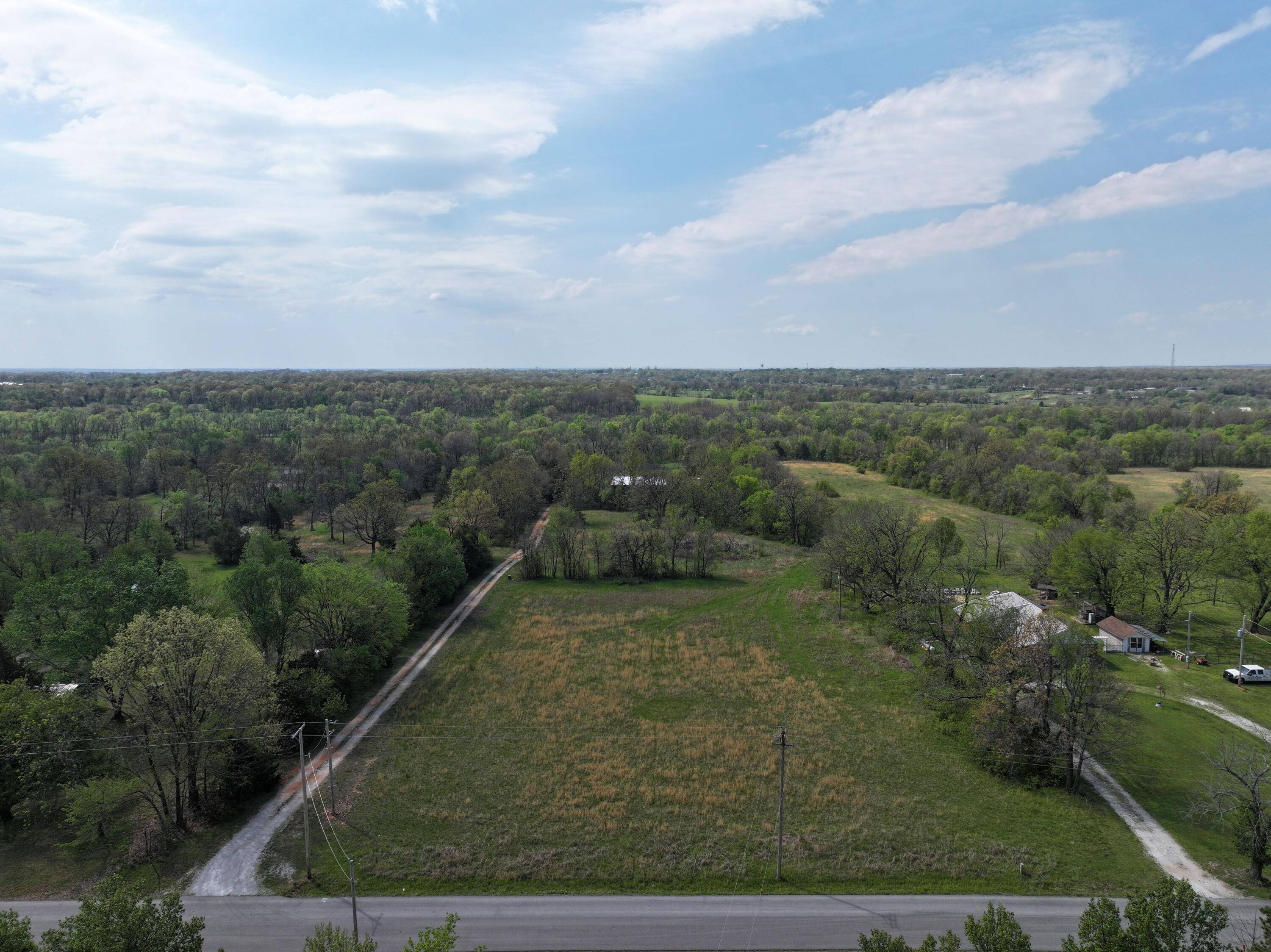 3.98 Spruce DR, Goodman, MO 64843