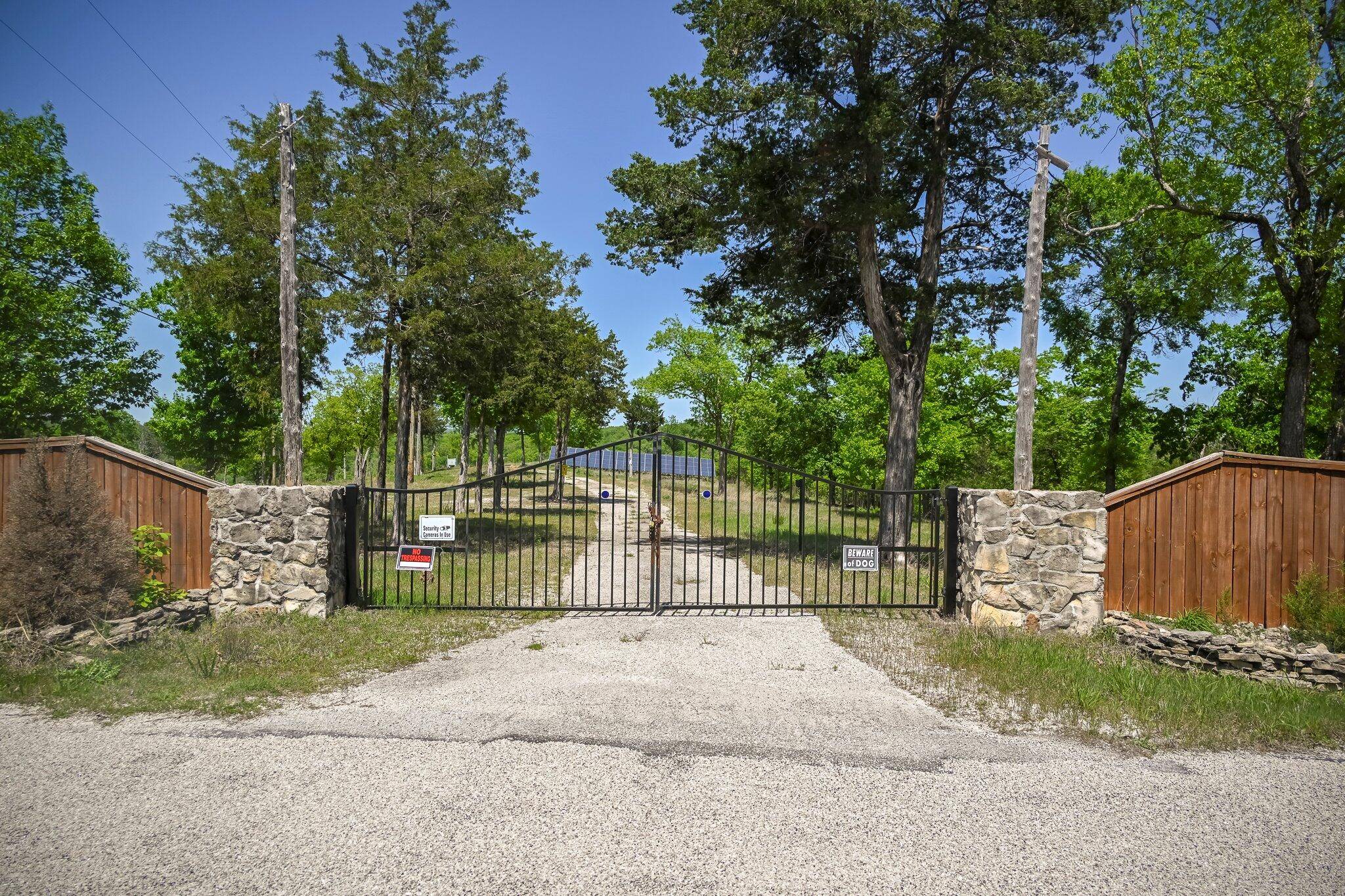 2120 Rustic Acres RD #1-2, Kirbyville, MO 65679