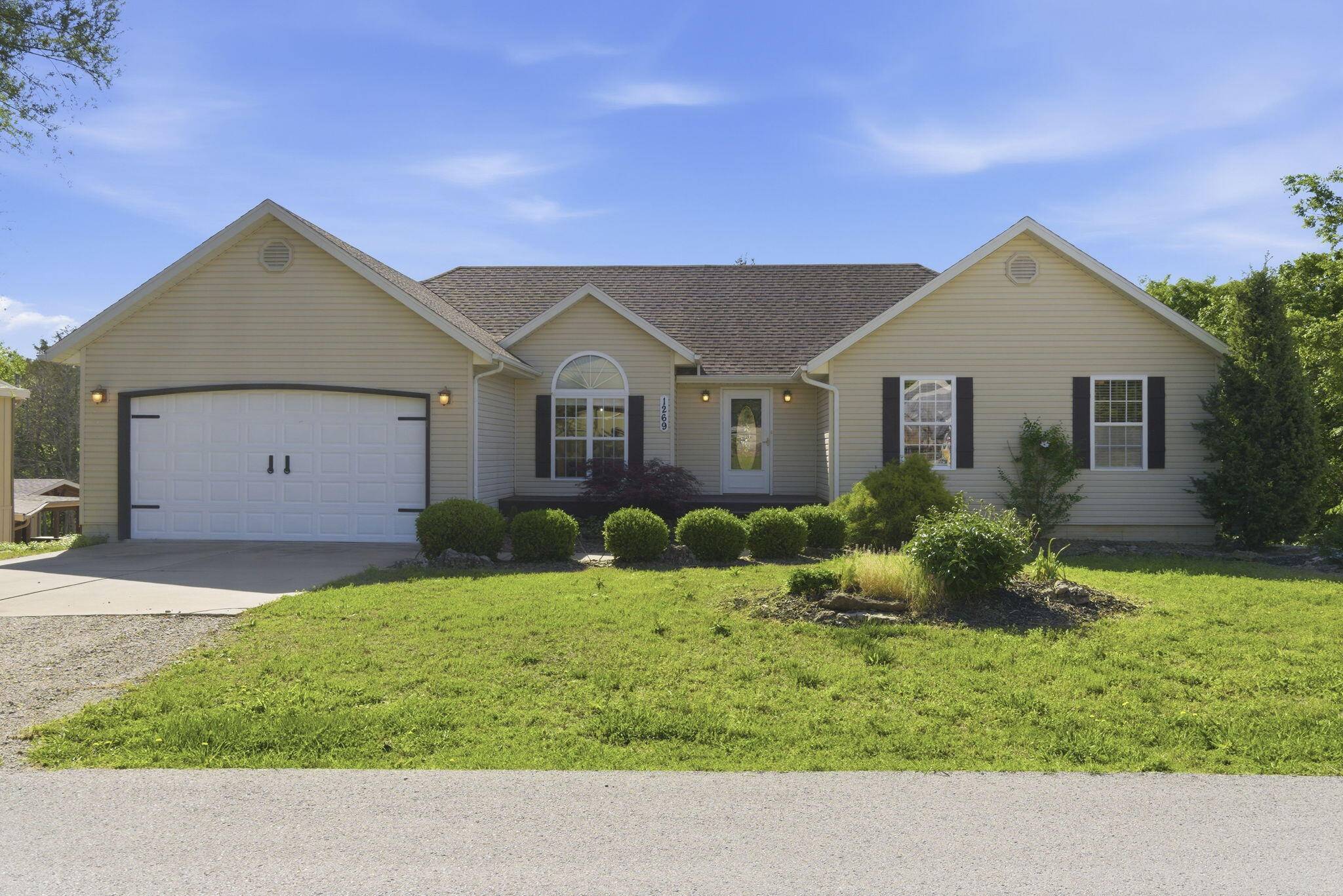 1269 Clevenger Cove RD, Hollister, MO 65672