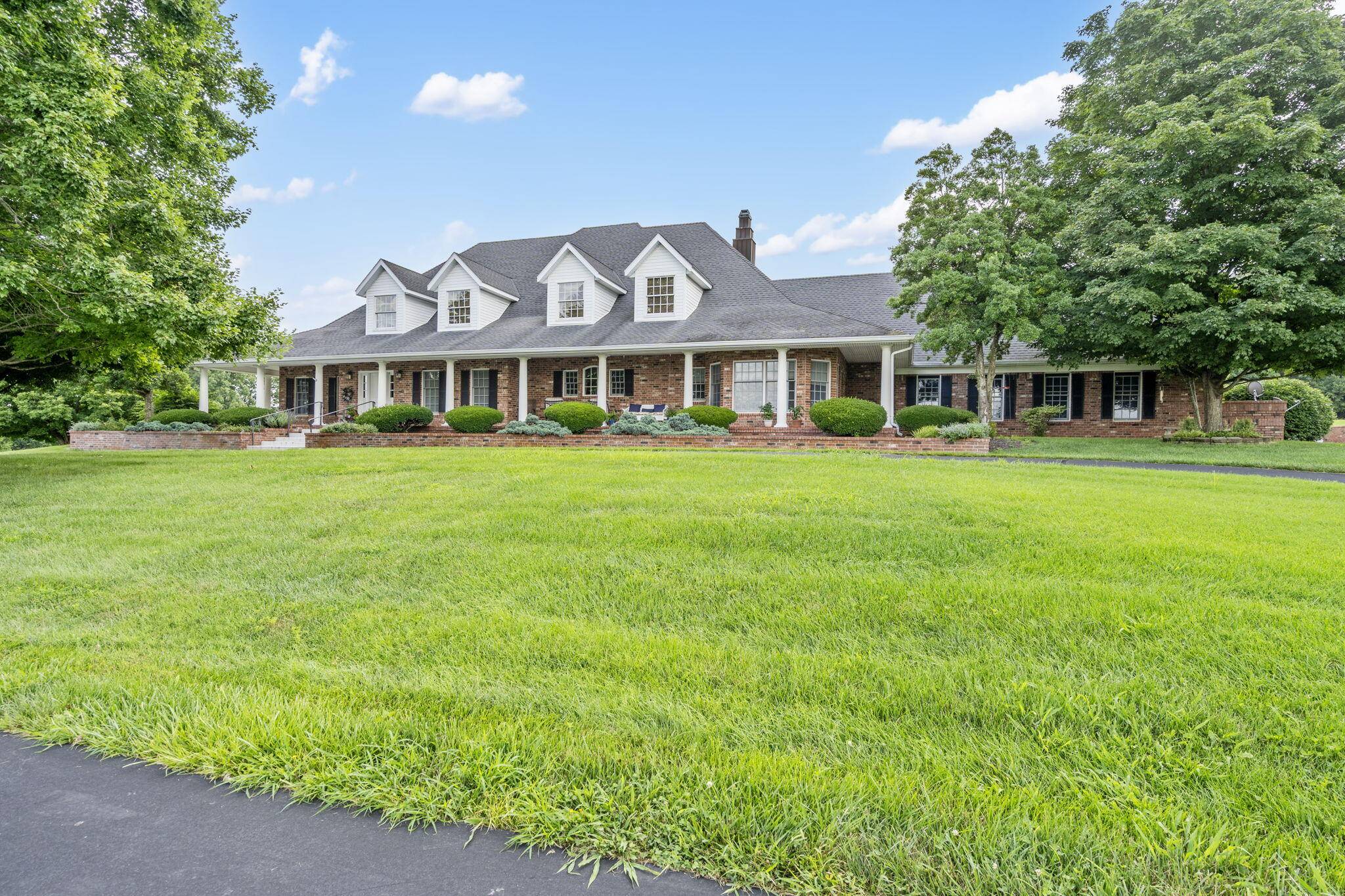 4671 E Beaux Creek LN, Springfield, MO 65809