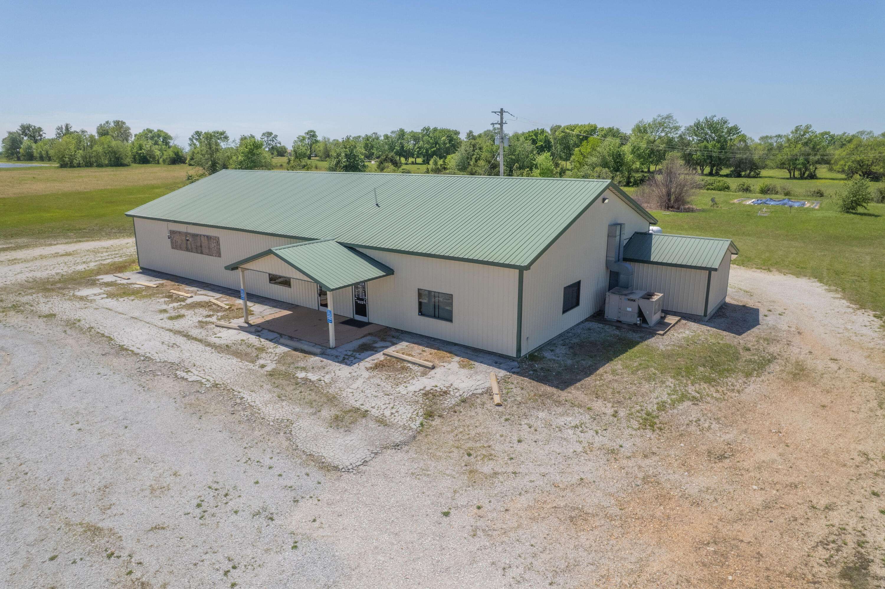 1630 Highway 59, Diamond, MO 64840