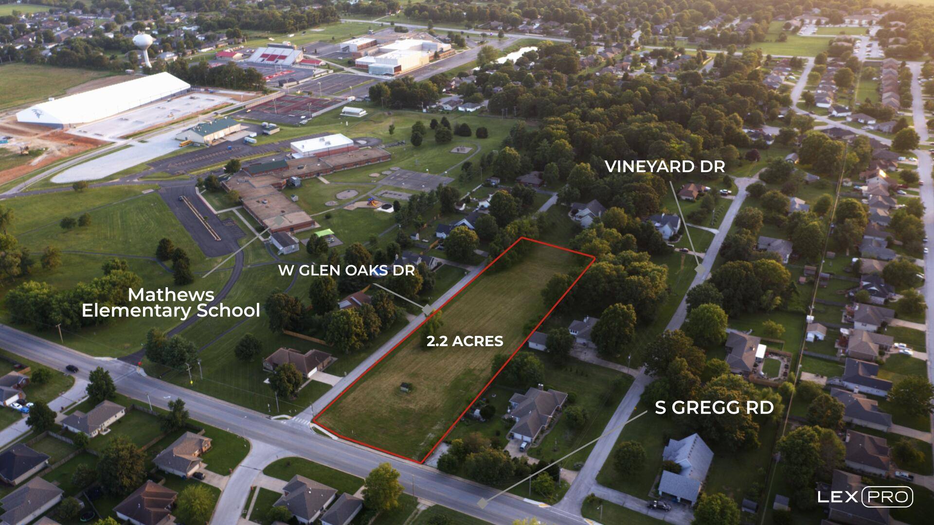 601 S Gregg RD, Nixa, MO 65714