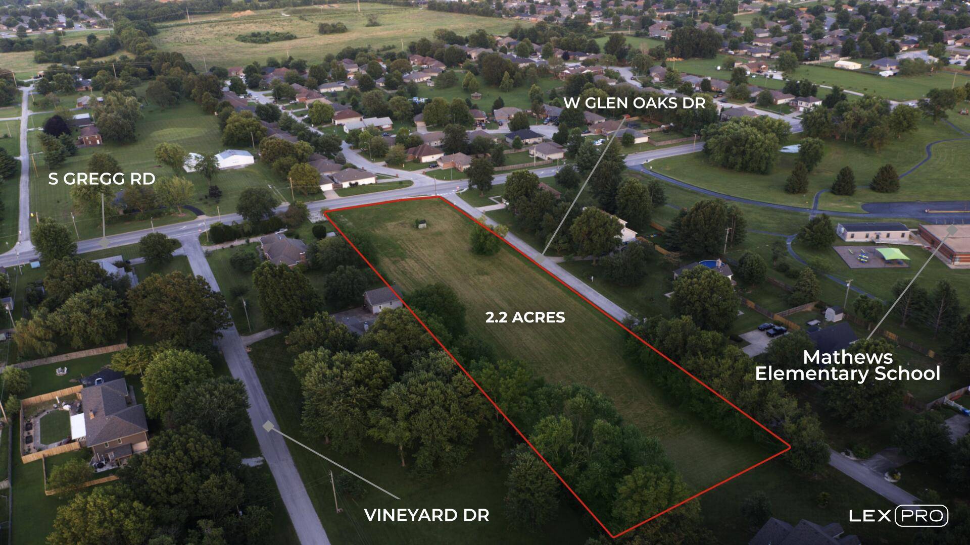 601 S Gregg RD, Nixa, MO 65714