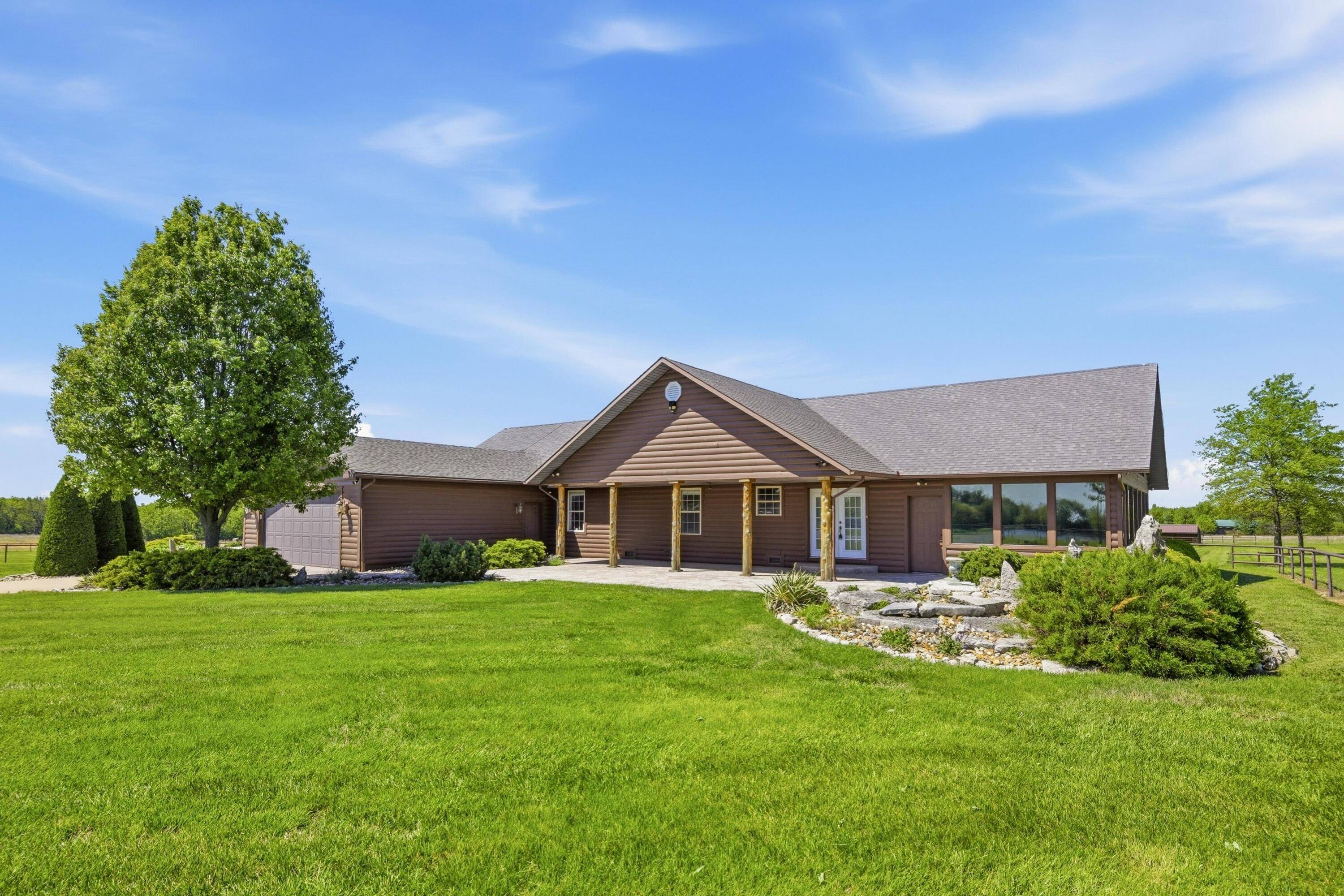 9617 County Lane 262, Carl Junction, MO 64834