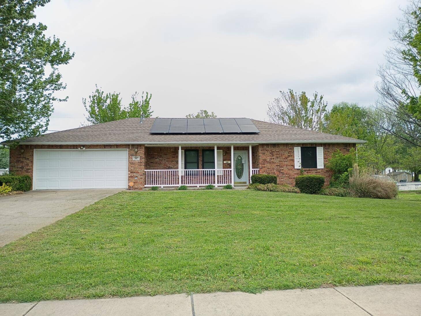 307 E Commercial ST, Pierce City, MO 65723