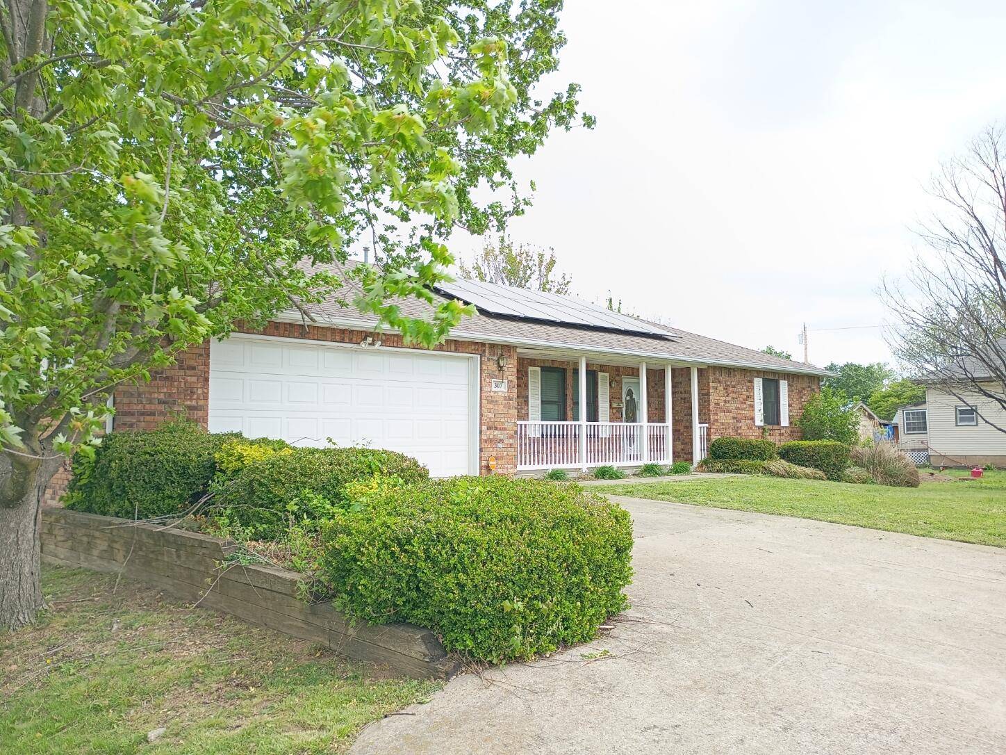 307 E Commercial ST, Pierce City, MO 65723