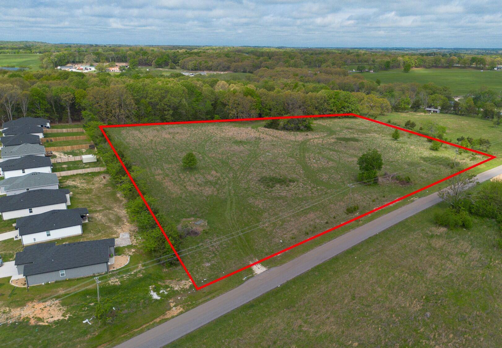 000 N Buffalo ST, Marshfield, MO 65706