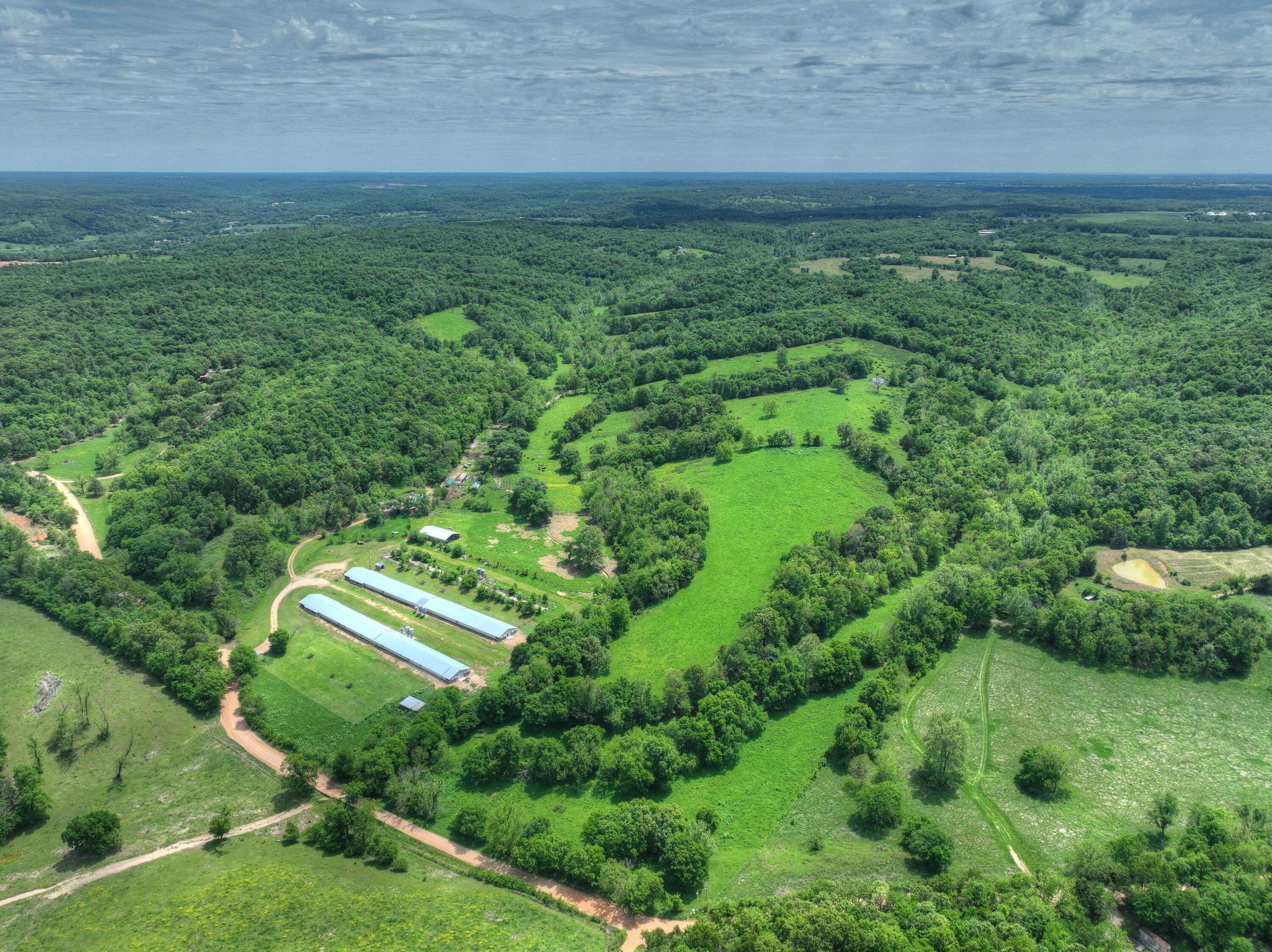 1648 Pack RD, Noel, MO 64854