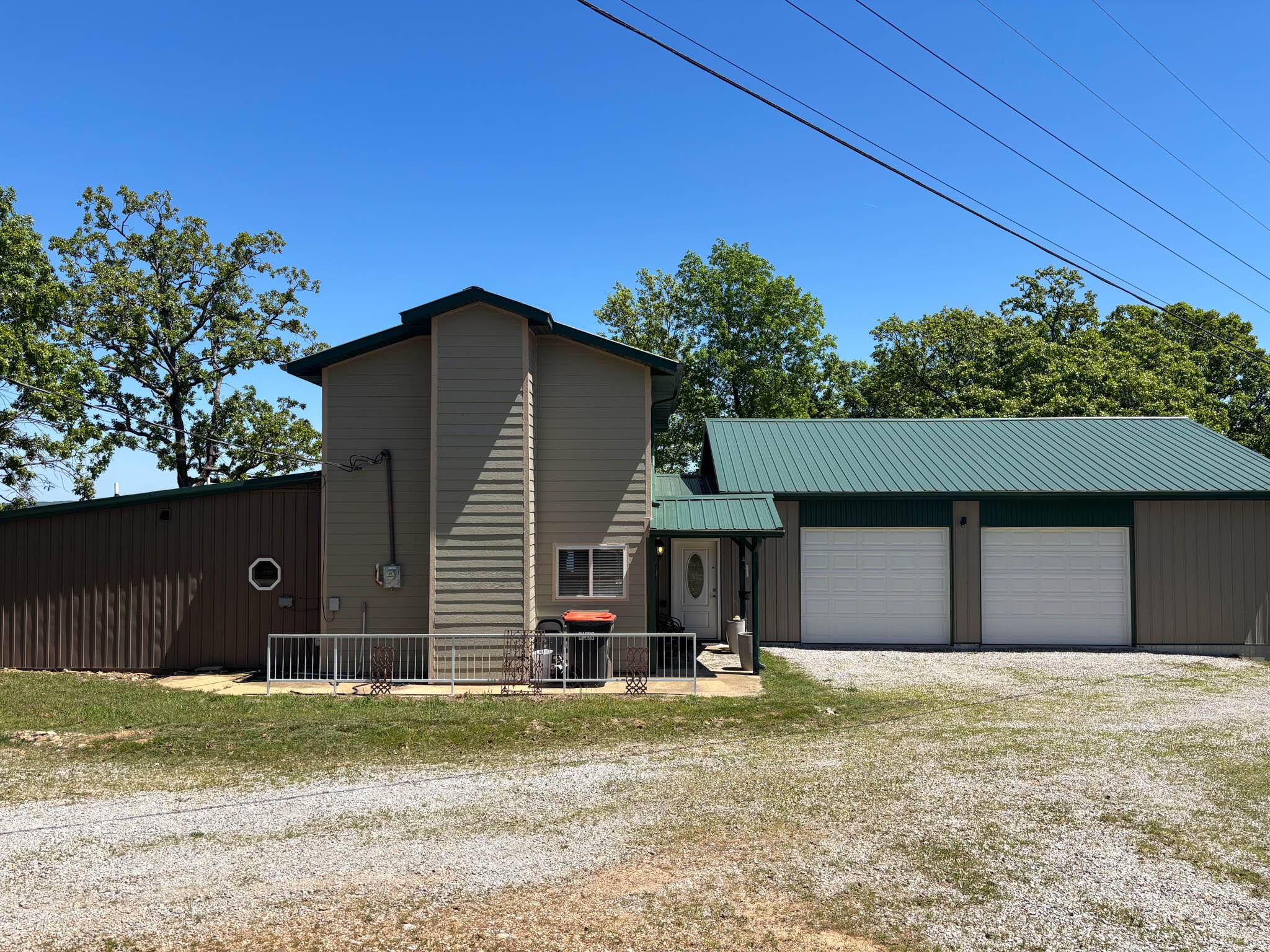 445 Pine Hollow RD, Protem, MO 65733