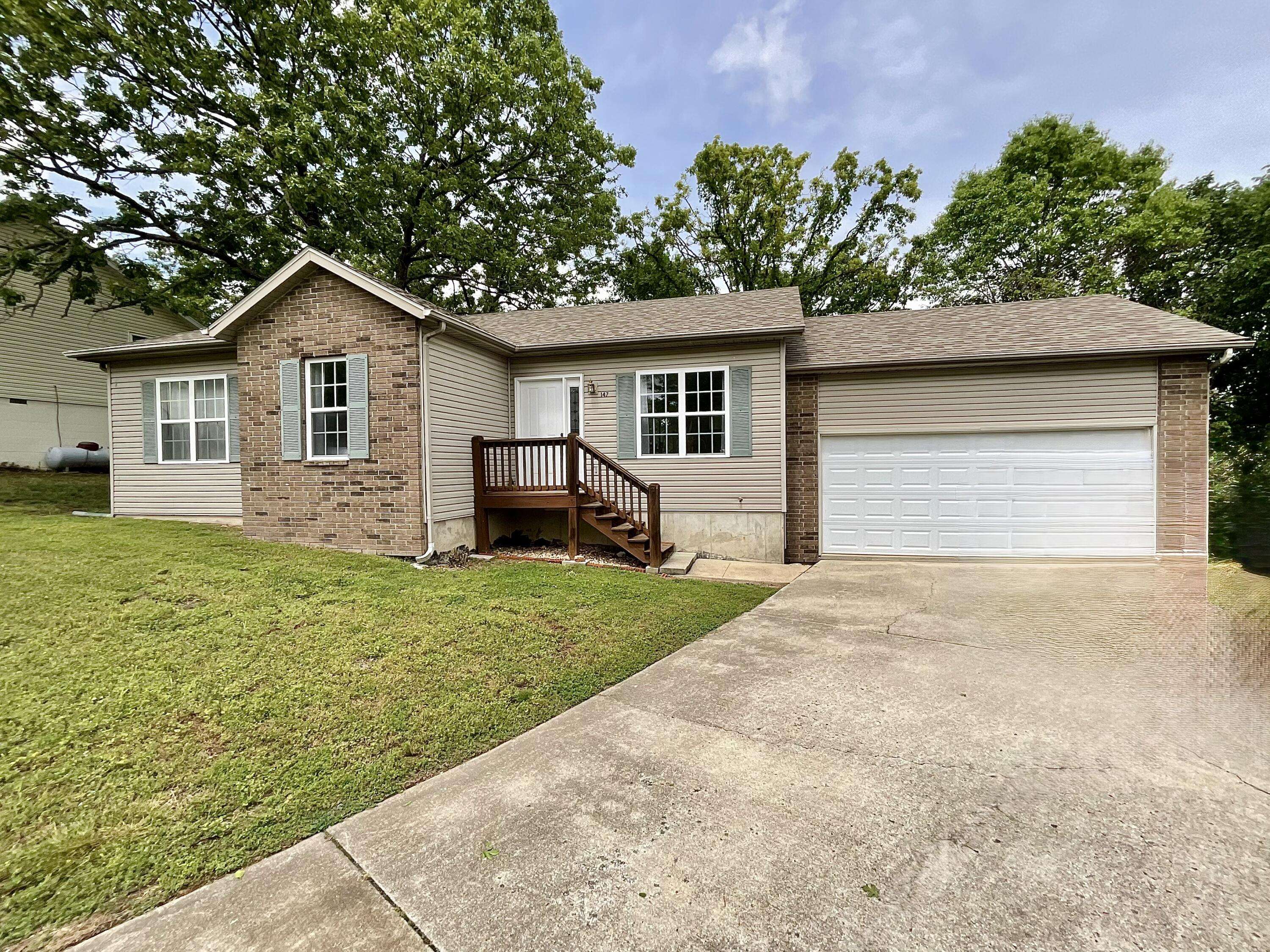 147 Mystic AVE, Hollister, MO 65672