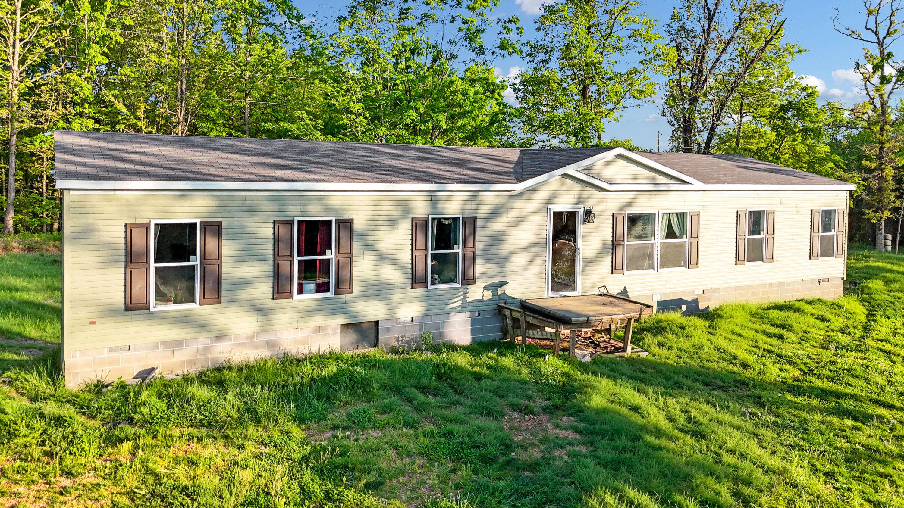 3724 Private Road 2217, Washburn, MO 65772