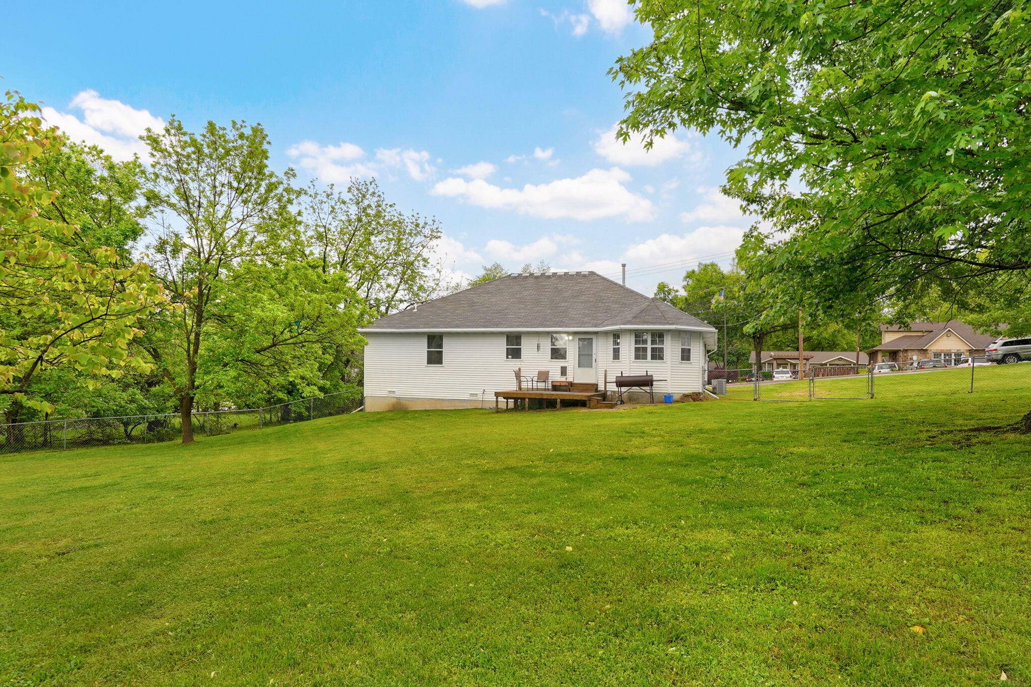 451 S 11th ST, Ozark, MO 65721