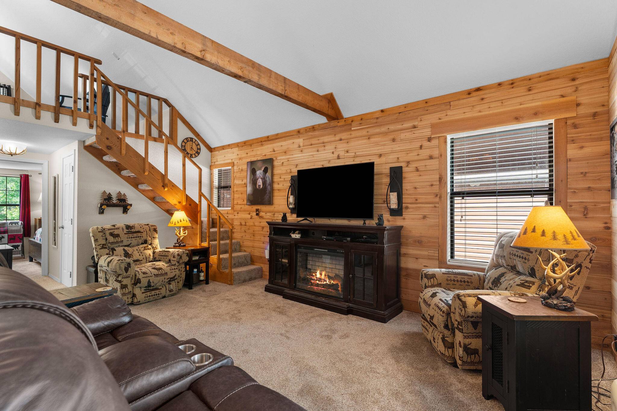 112 Foxhole LN, Hollister, MO 65672