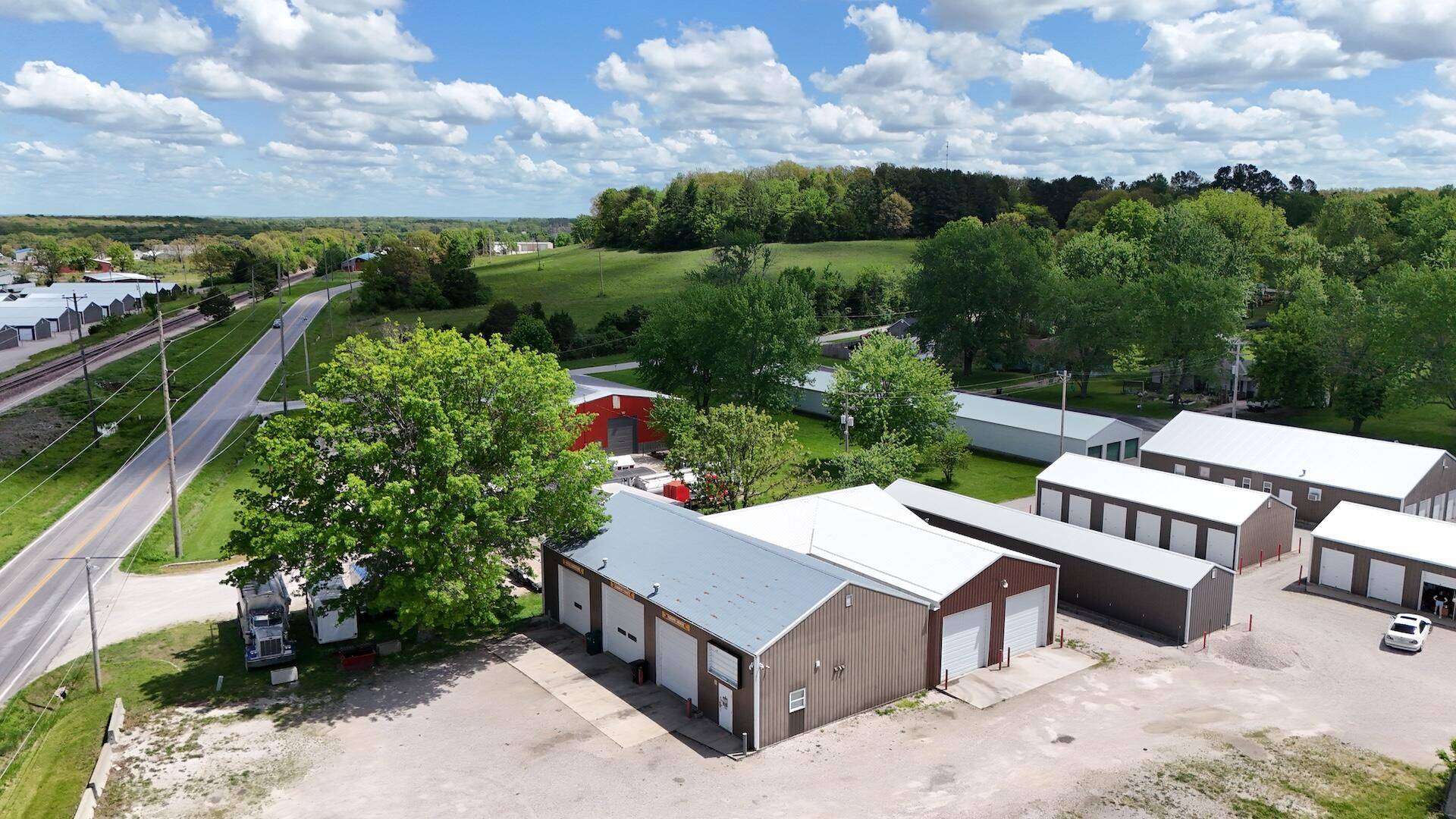 828 Commercial ST, Marshfield, MO 65706