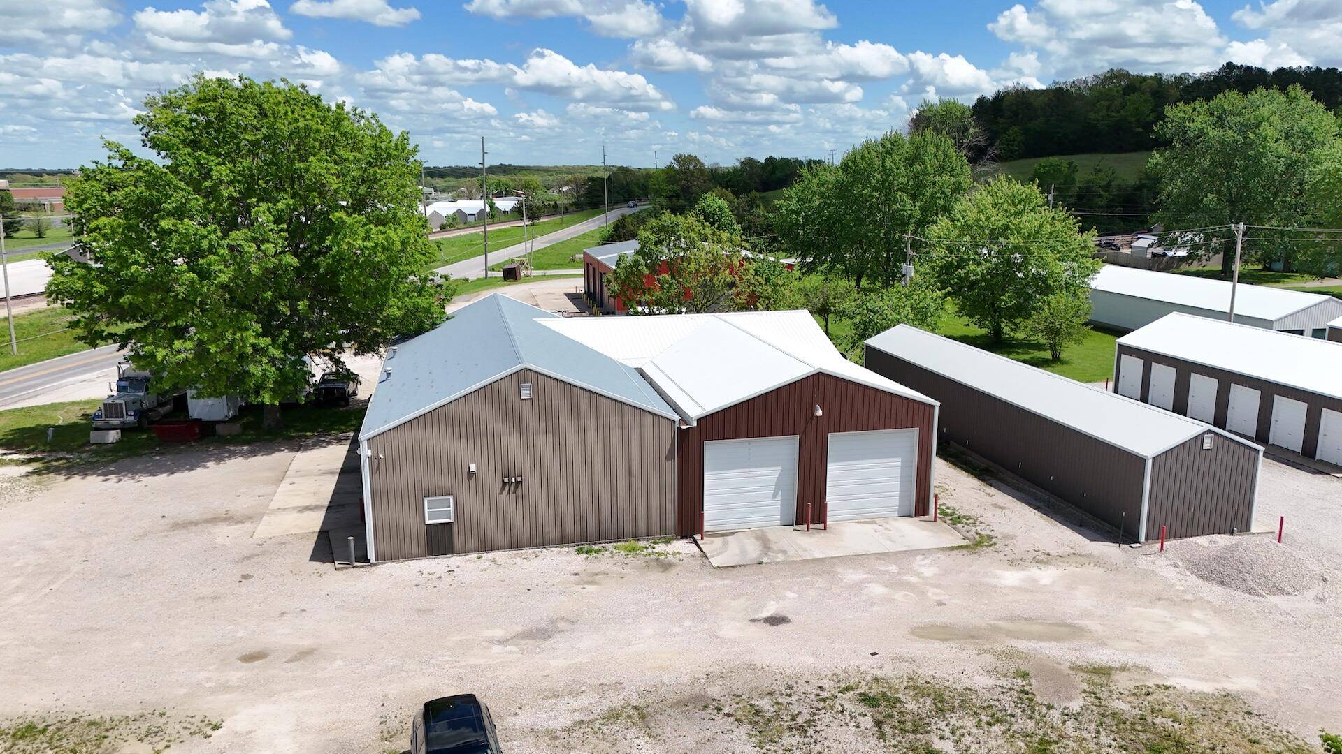 828 Commercial ST, Marshfield, MO 65706