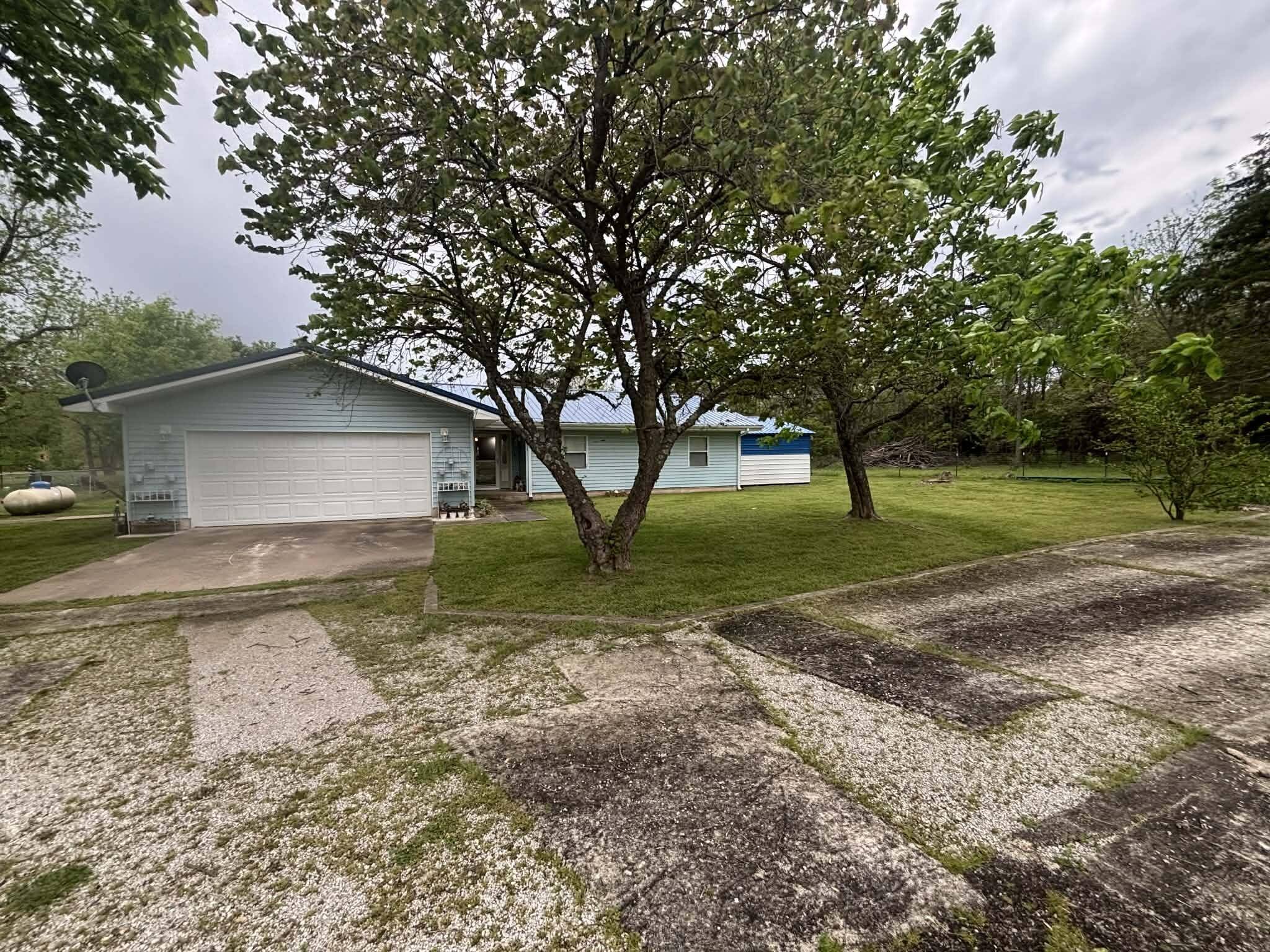 336 Wills LN, Seneca, MO 64865