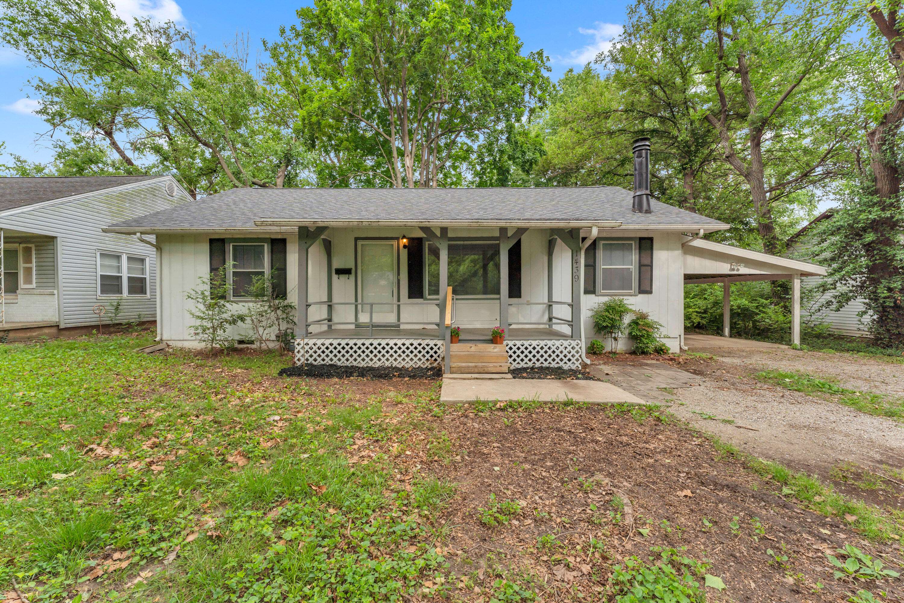 1439 S Luster AVE, Springfield, MO 65804