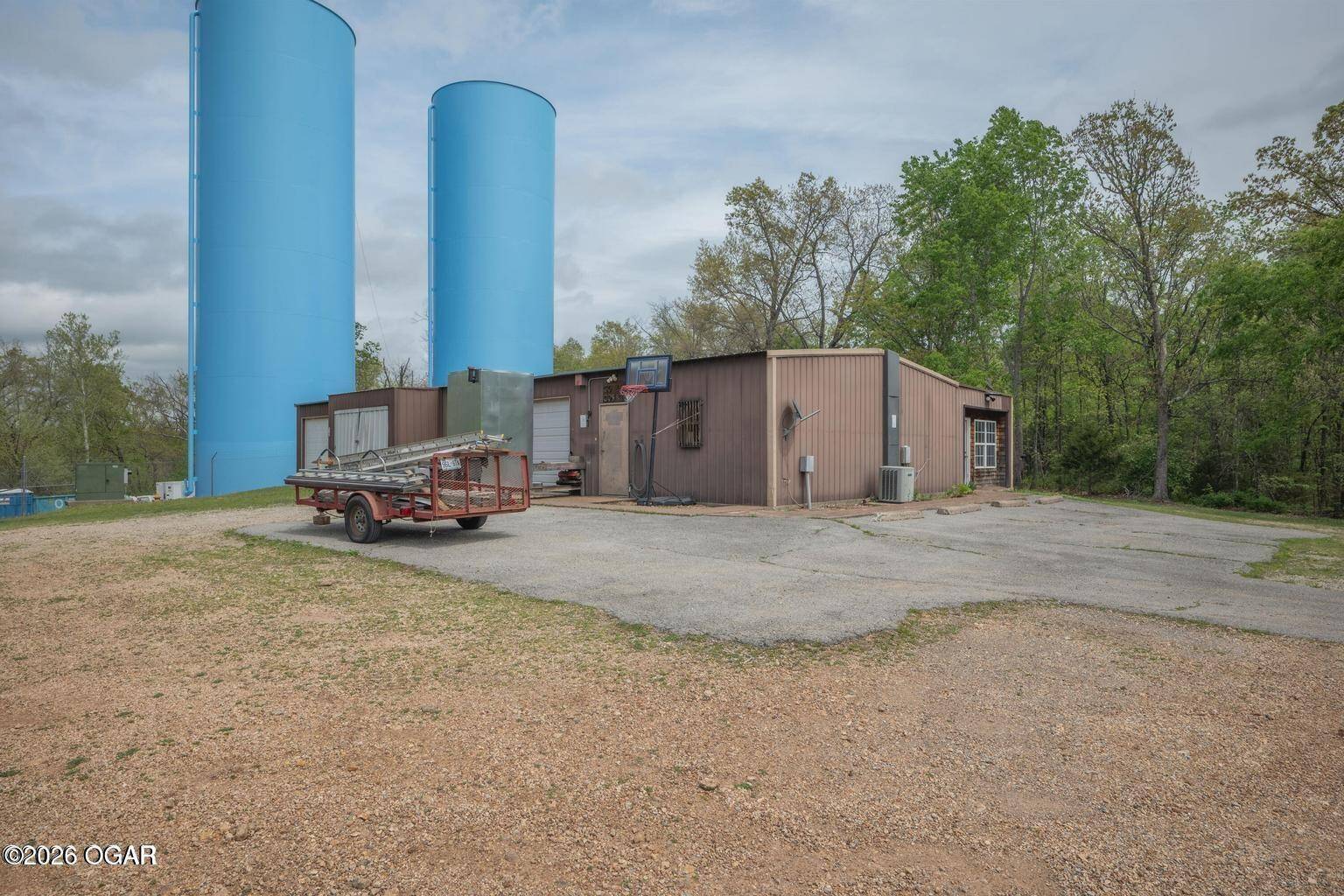 341 Grizzly LN, Pineville, MO 64856