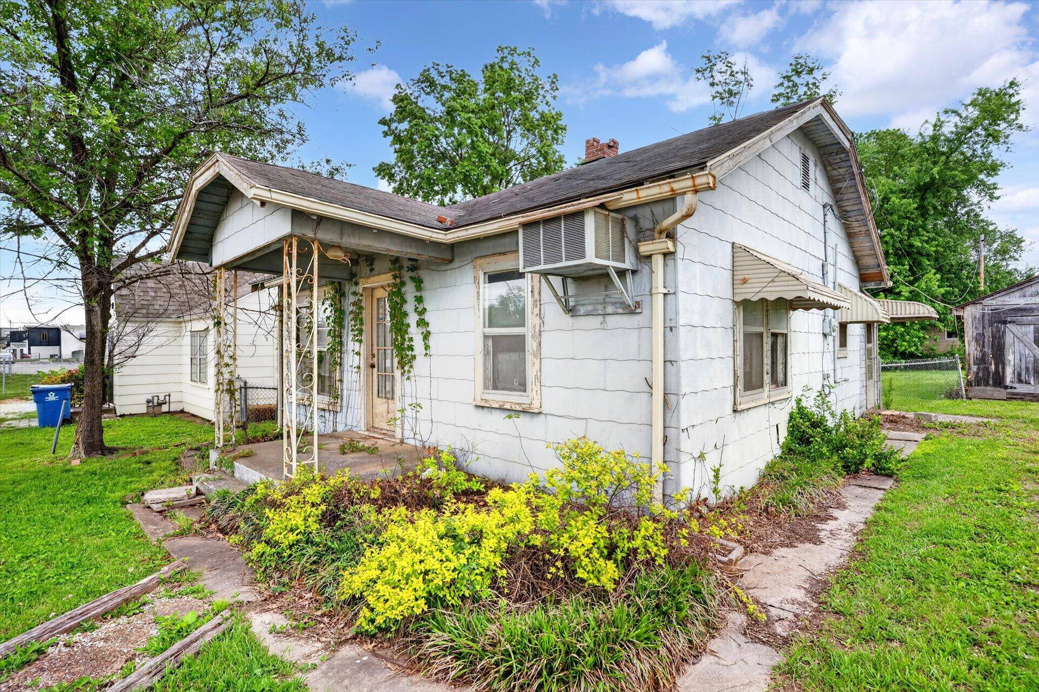 212 W Mount Vernon ST, Nixa, MO 65714