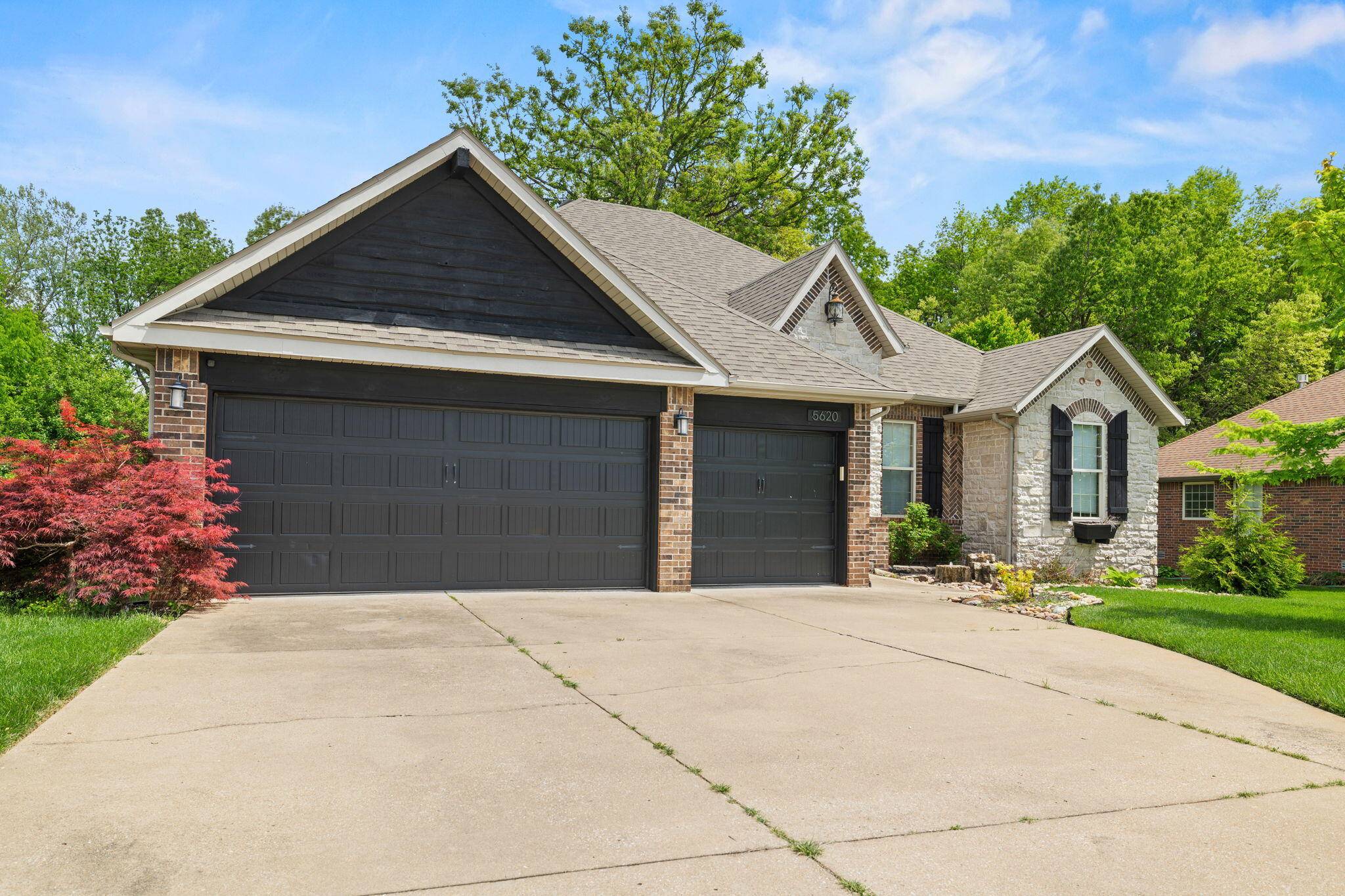 5620 S Winsor DR, Battlefield, MO 65619