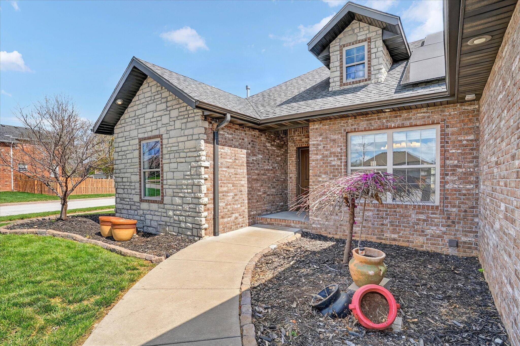 634 N Rockingham AVE, Nixa, MO 65714