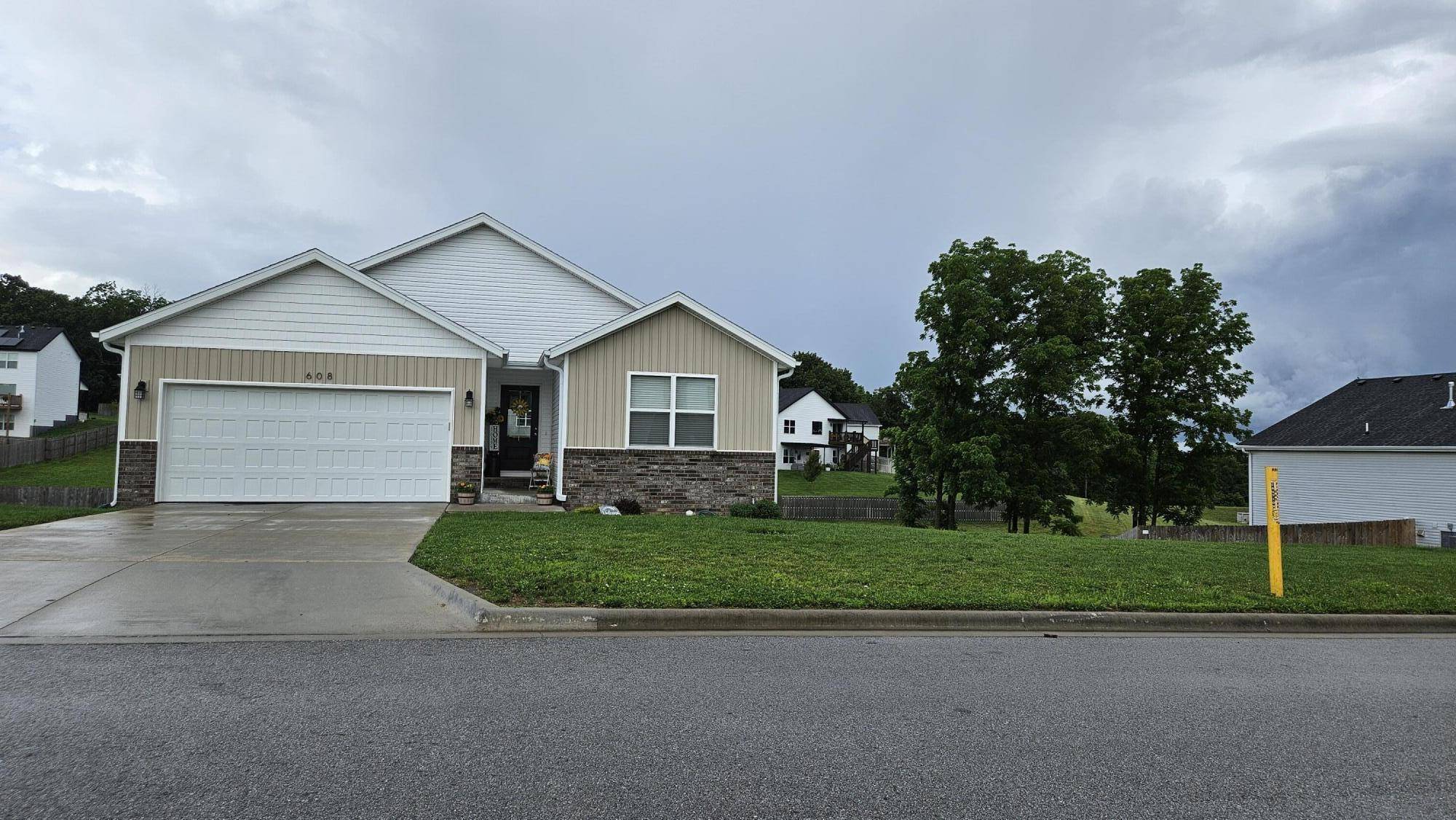 608 N Cheyenne Valley RD, Nixa, MO 65714