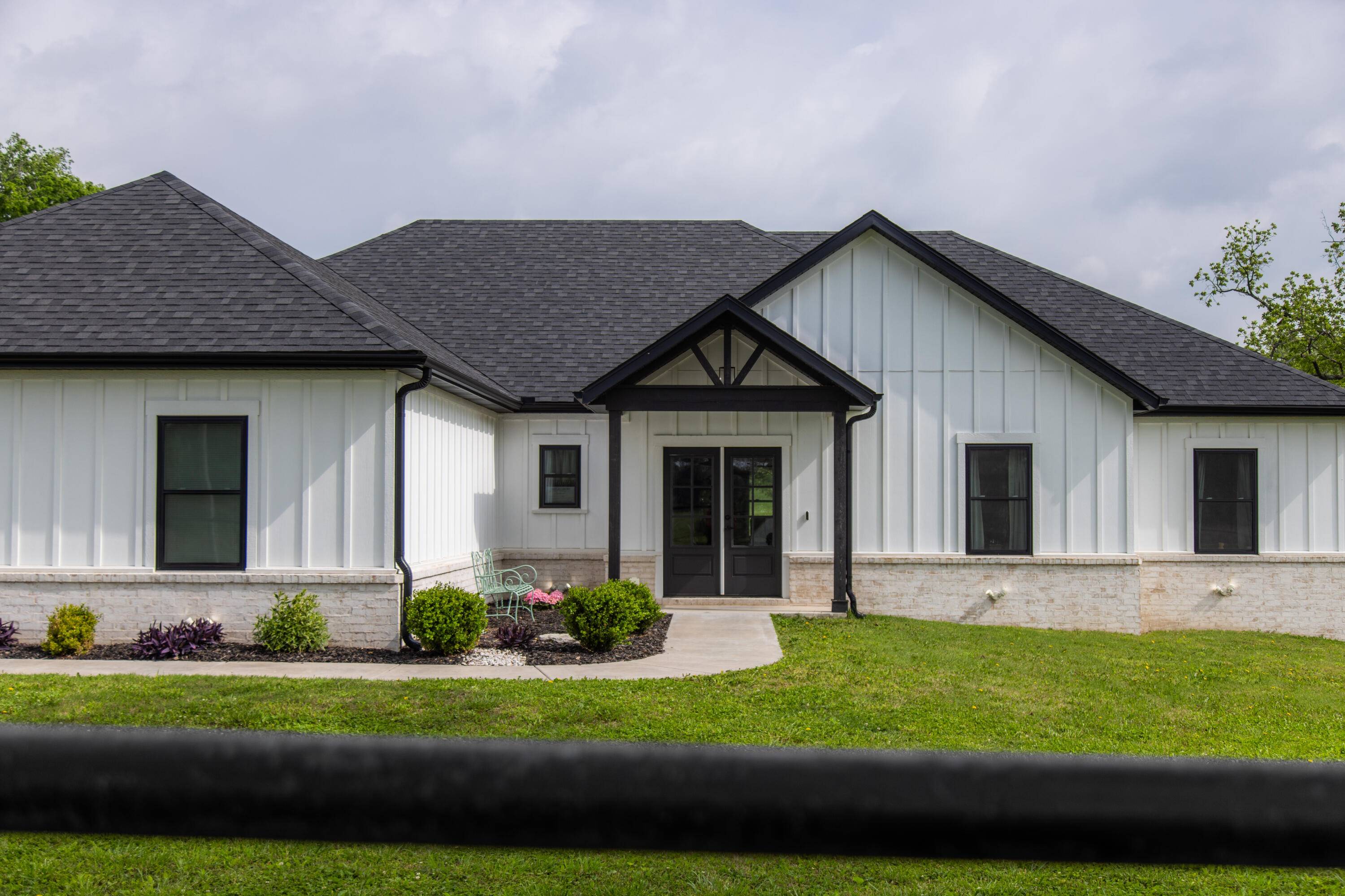 1213 W Pineville RD, Washburn, MO 65772