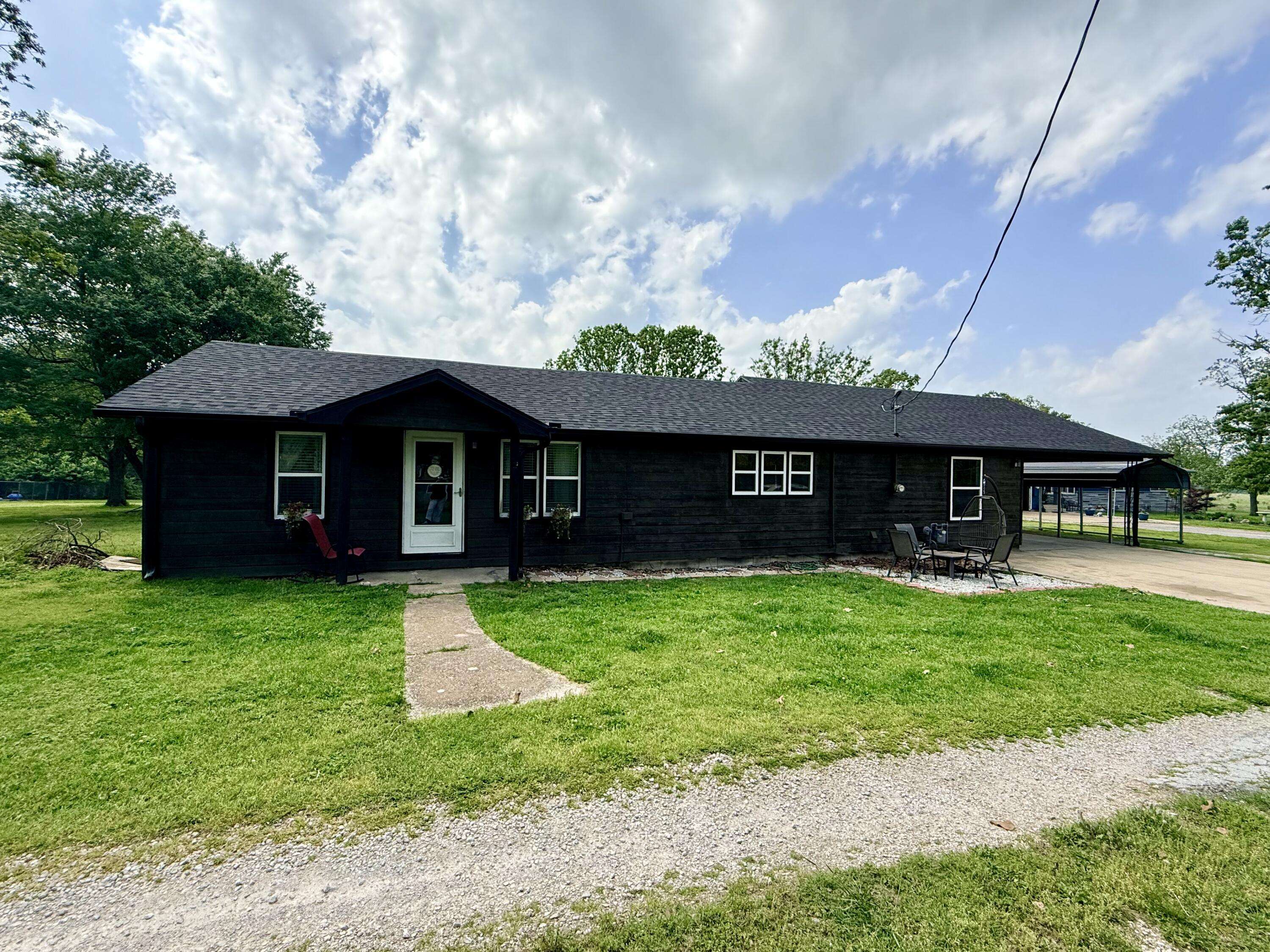 613 Hall AVE, Ava, MO 65608