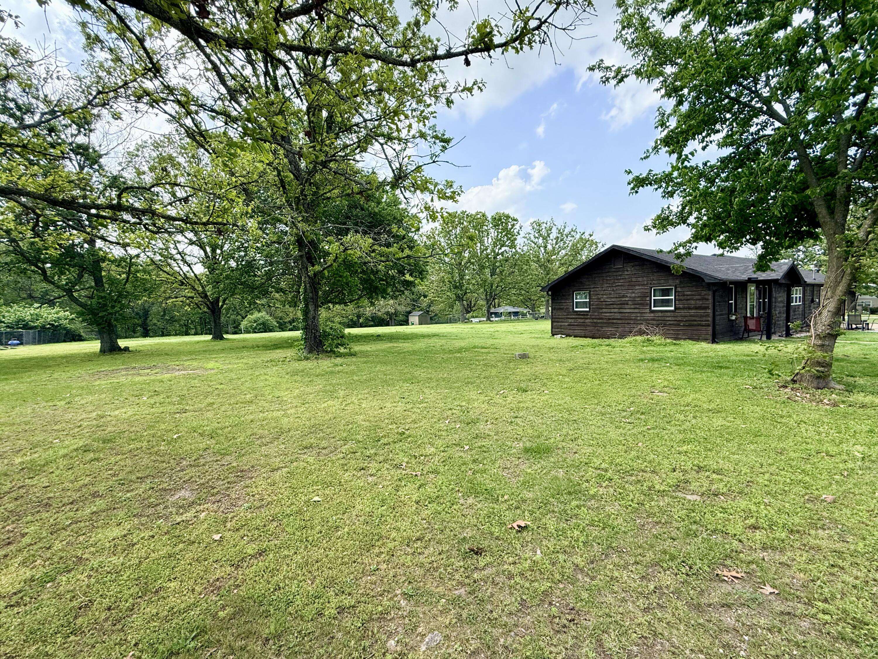 613 Hall AVE, Ava, MO 65608