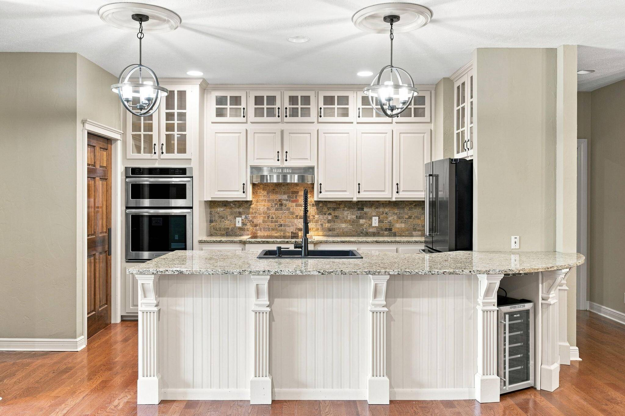 879 E Westchester DR, Springfield, MO 65810