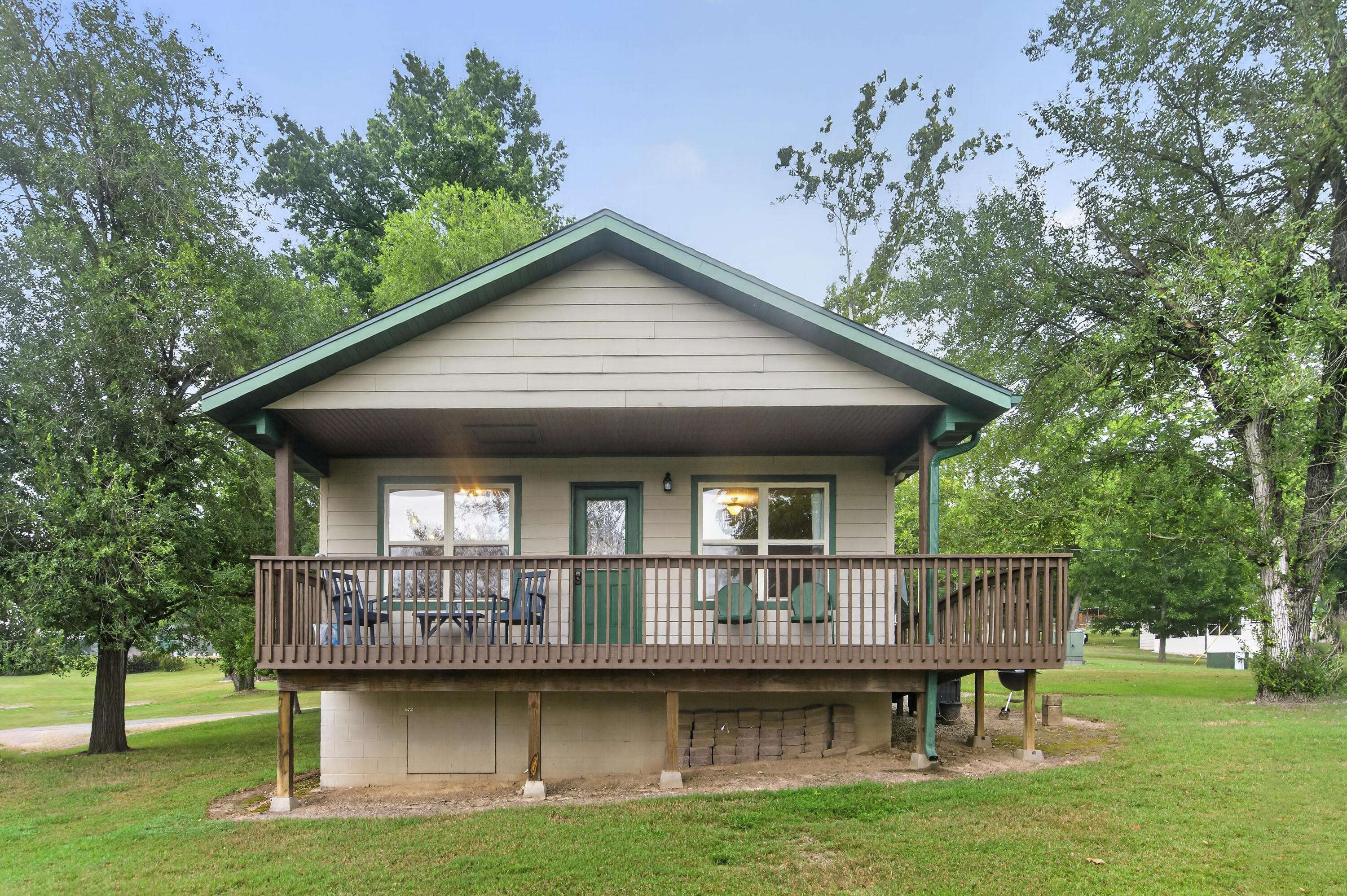 375 Edgewater CIR, Forsyth, MO 65653