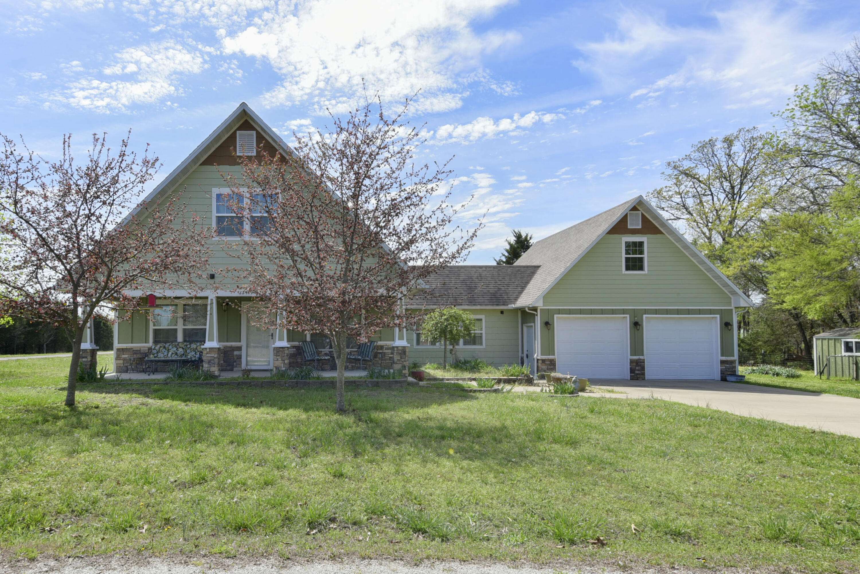 22419 Trout ST, Golden, MO 65658