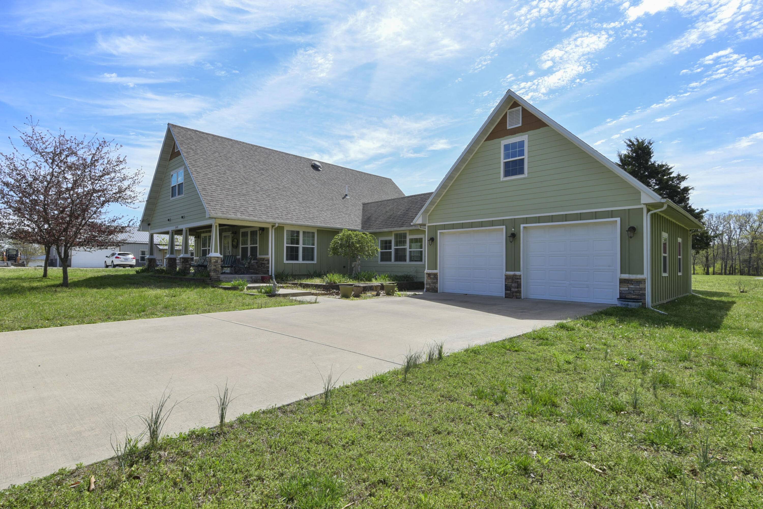 22419 Trout ST, Golden, MO 65658
