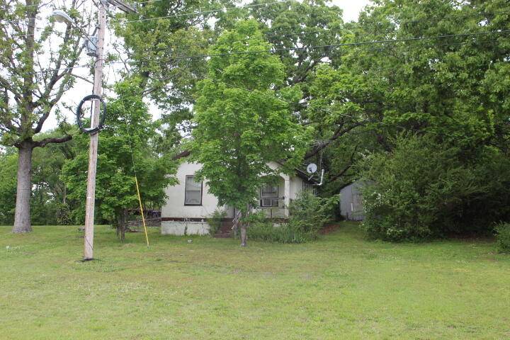1647 County Road 806, Gainesville, MO 65655