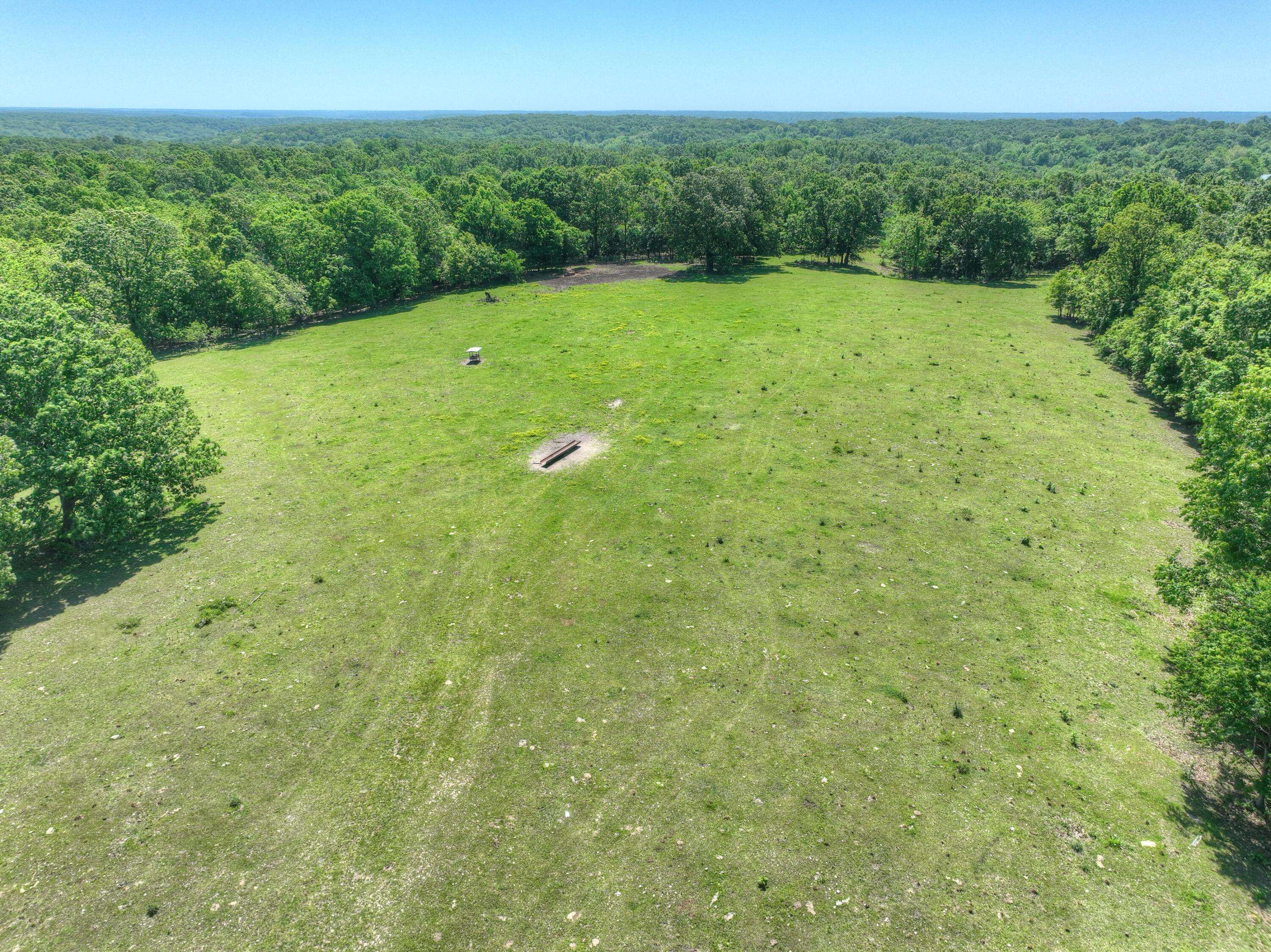000 Sarratt RD, Goodman, MO 64843