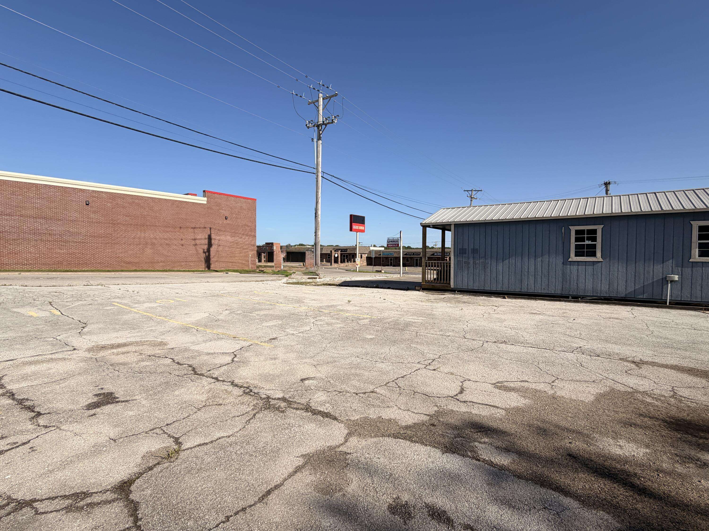202 32 ST, Stockton, MO 65785