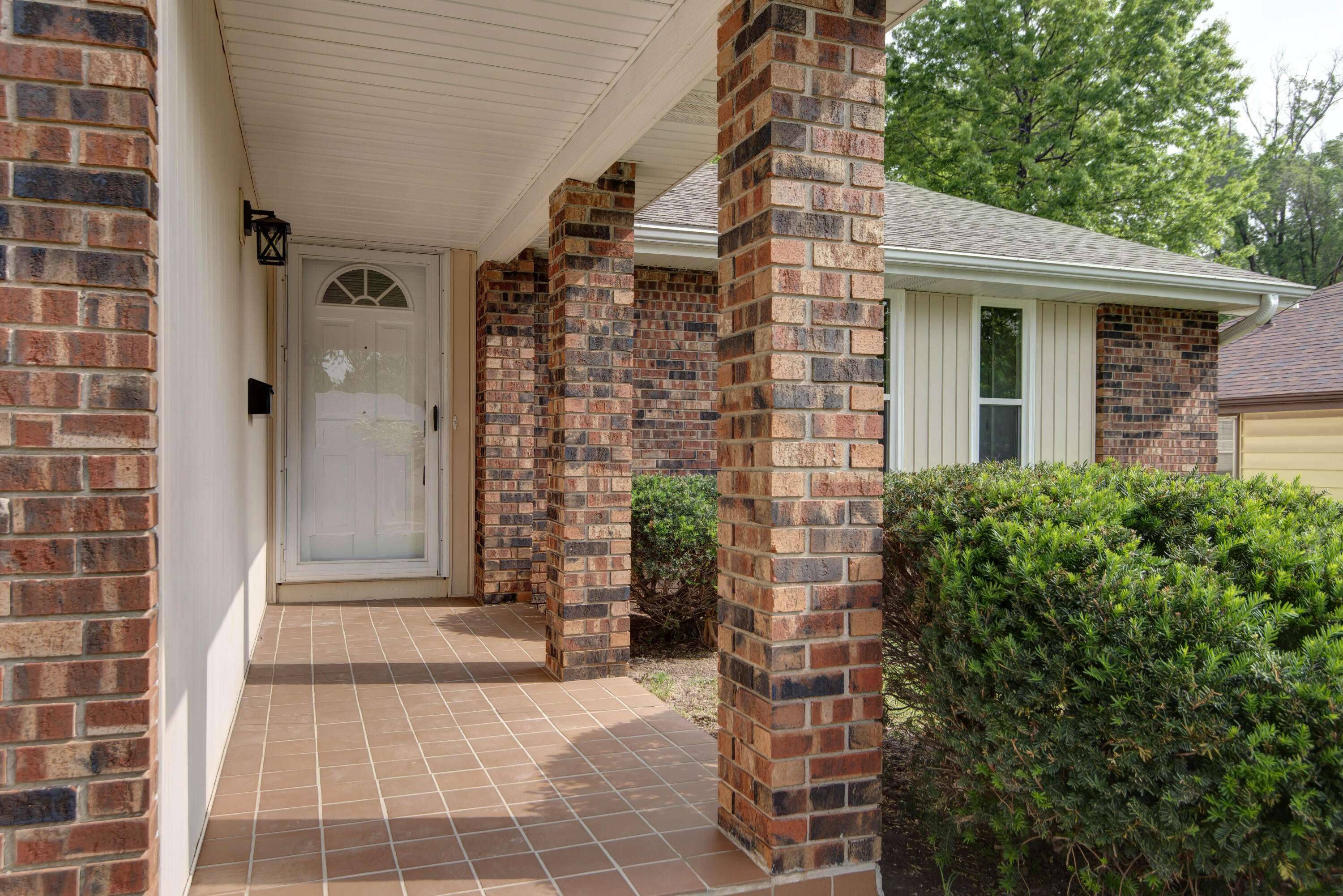 941 W Glenwood ST, Springfield, MO 65807