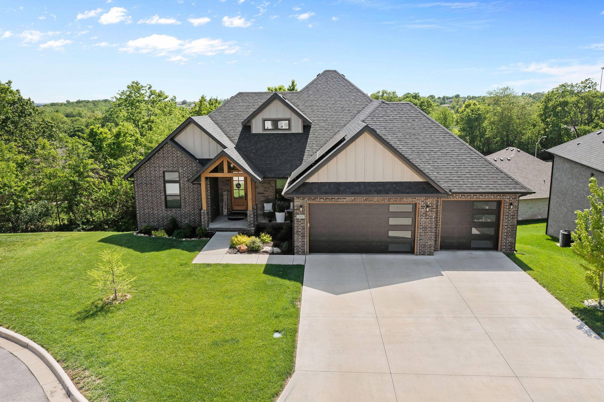 204 N Blarney CT, Nixa, MO 65714