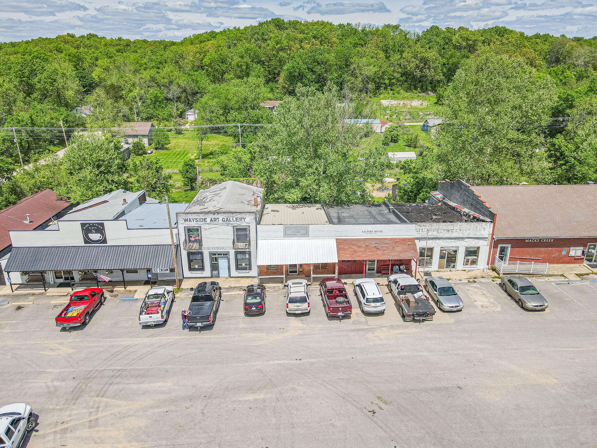 13075 U.S. 54, Mack's Creek, MO 65786