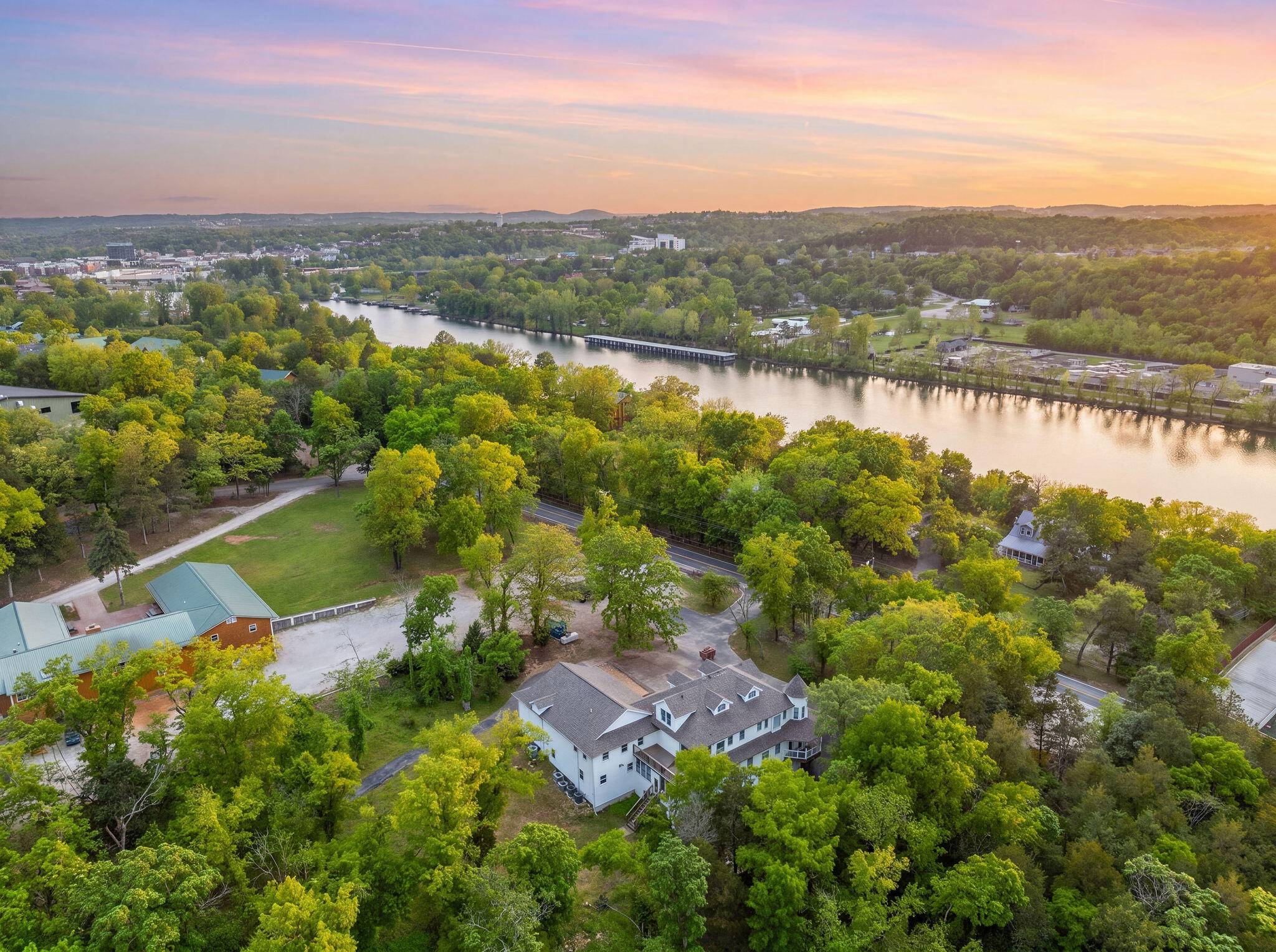 1482 Lake Shore DR, Branson, MO 65616