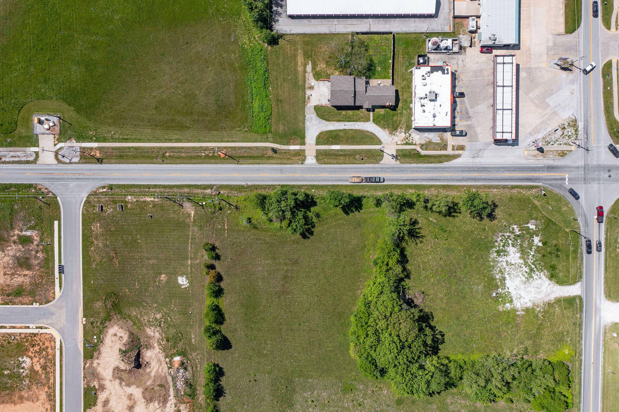 000 Highway 14, Clever, MO 65631