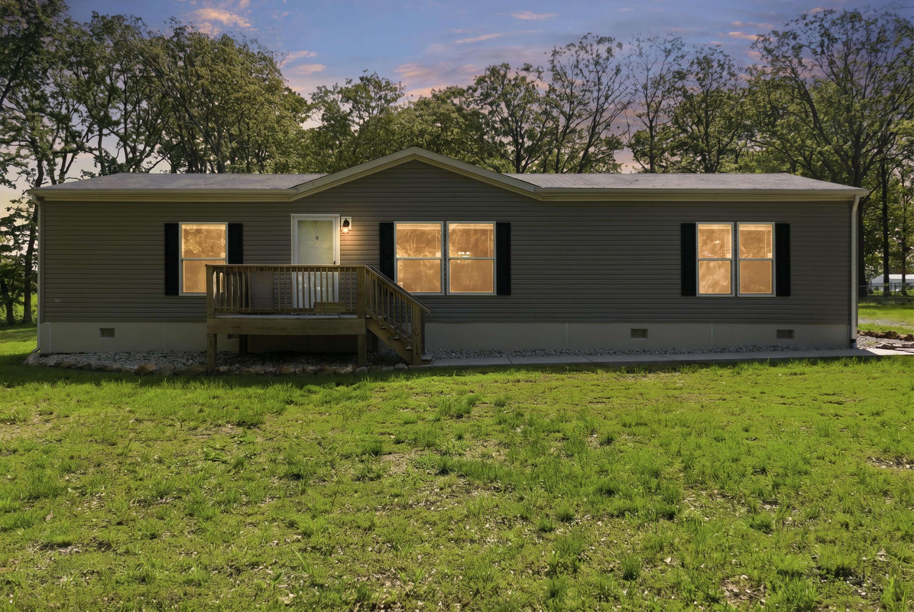 22227 Doe Run TRL, Wheatland, MO 65779